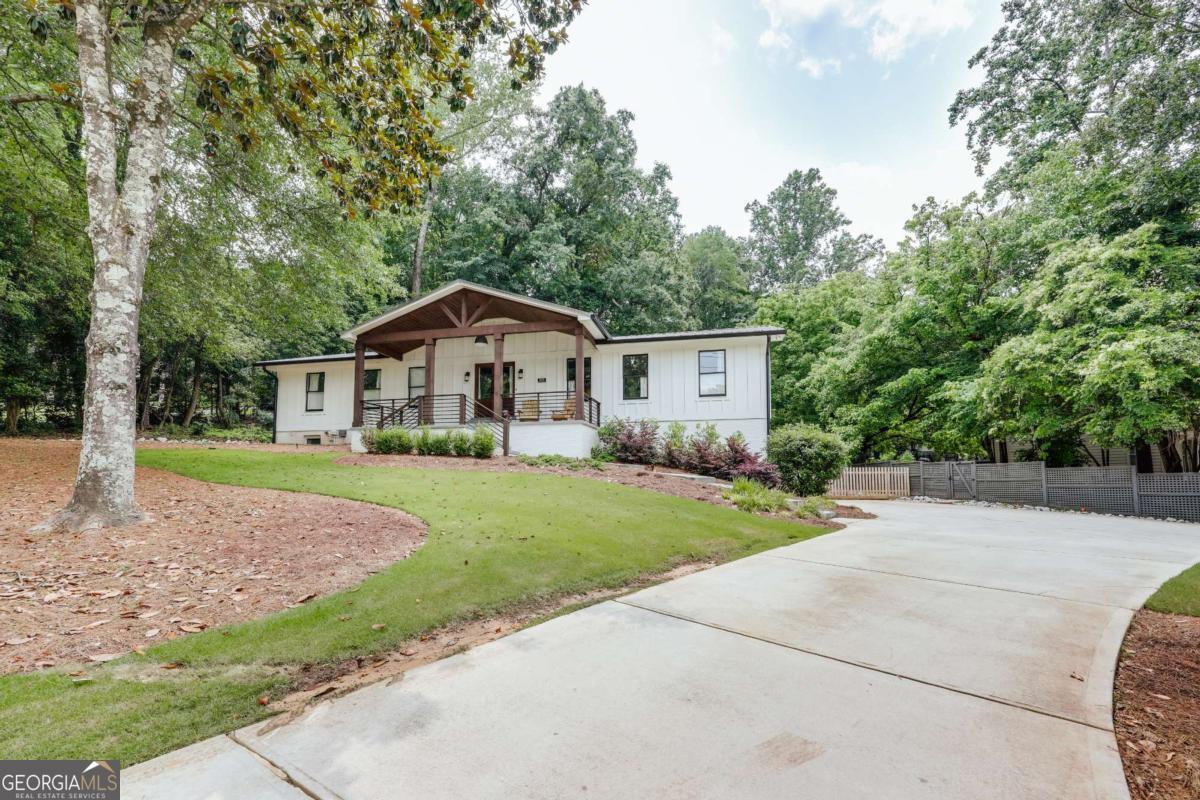 499 West Lake DR
