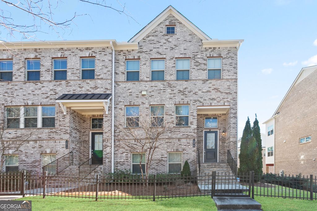 Photo of 1970 Devonwood Drive, Atlanta, GA 30329 (MLS # 10701647)