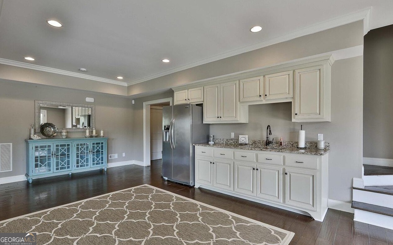 404 Arbor Springs PKWY