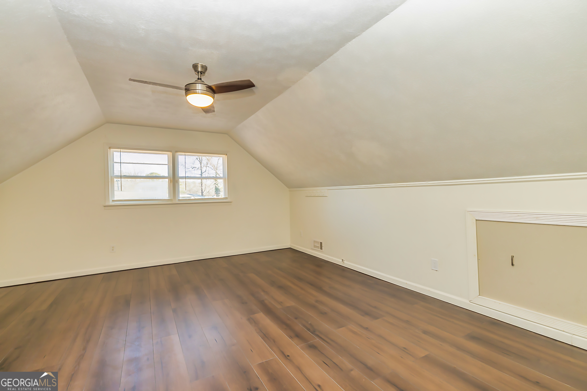 Peachtree City, Georgia 30269, United States, 5 Bedrooms Bedrooms, ,4 BathroomsBathrooms,Residential,Pending,77603