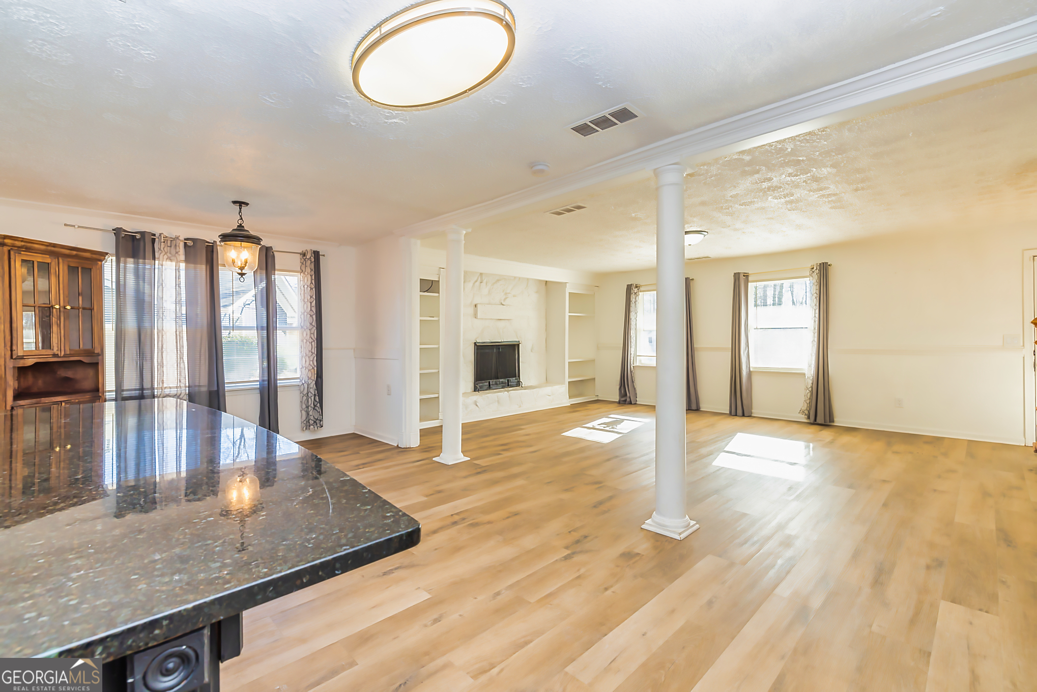 Peachtree City, Georgia 30269, United States, 5 Bedrooms Bedrooms, ,4 BathroomsBathrooms,Residential,Pending,77603