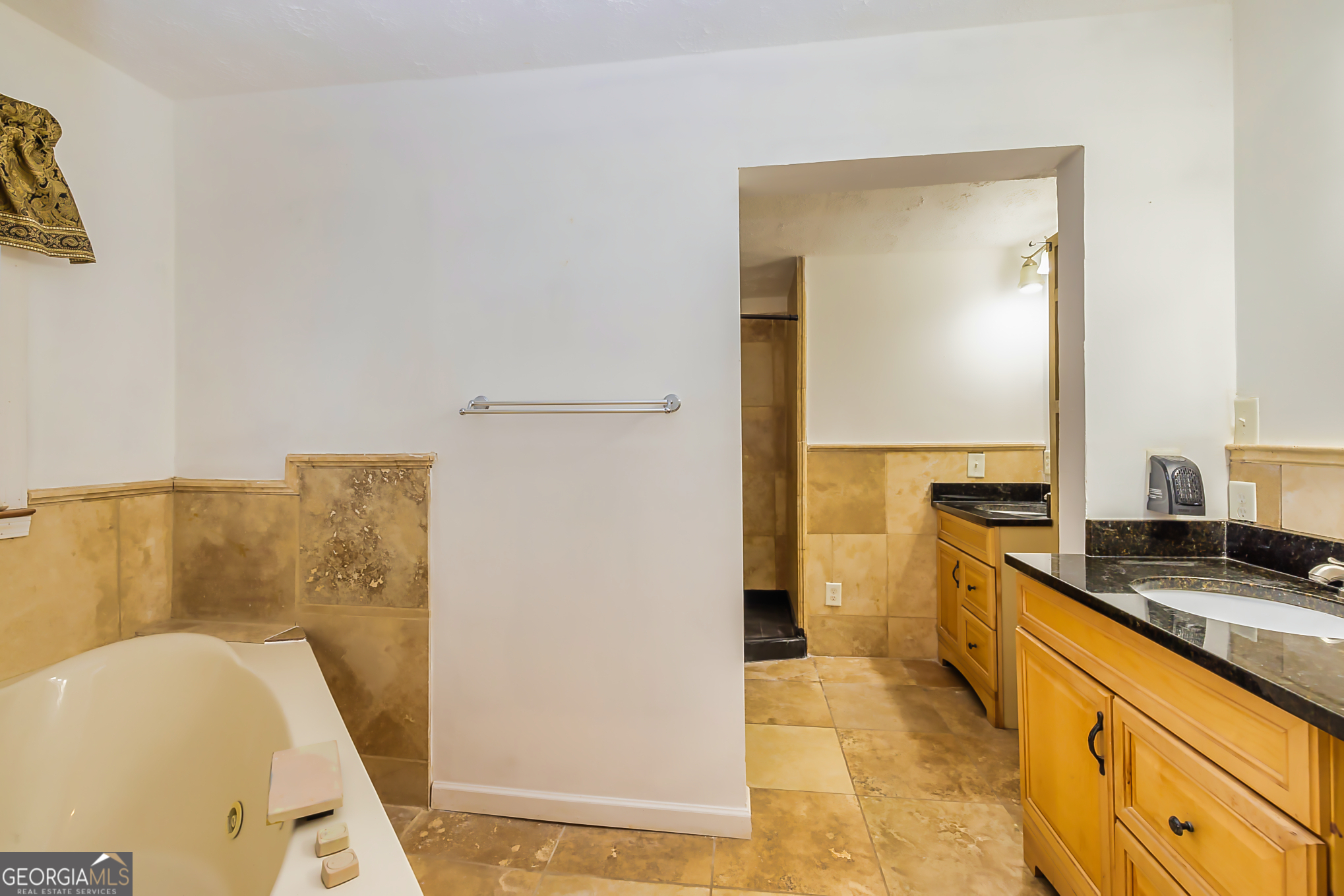 Peachtree City, Georgia 30269, United States, 5 Bedrooms Bedrooms, ,4 BathroomsBathrooms,Residential,Pending,77603