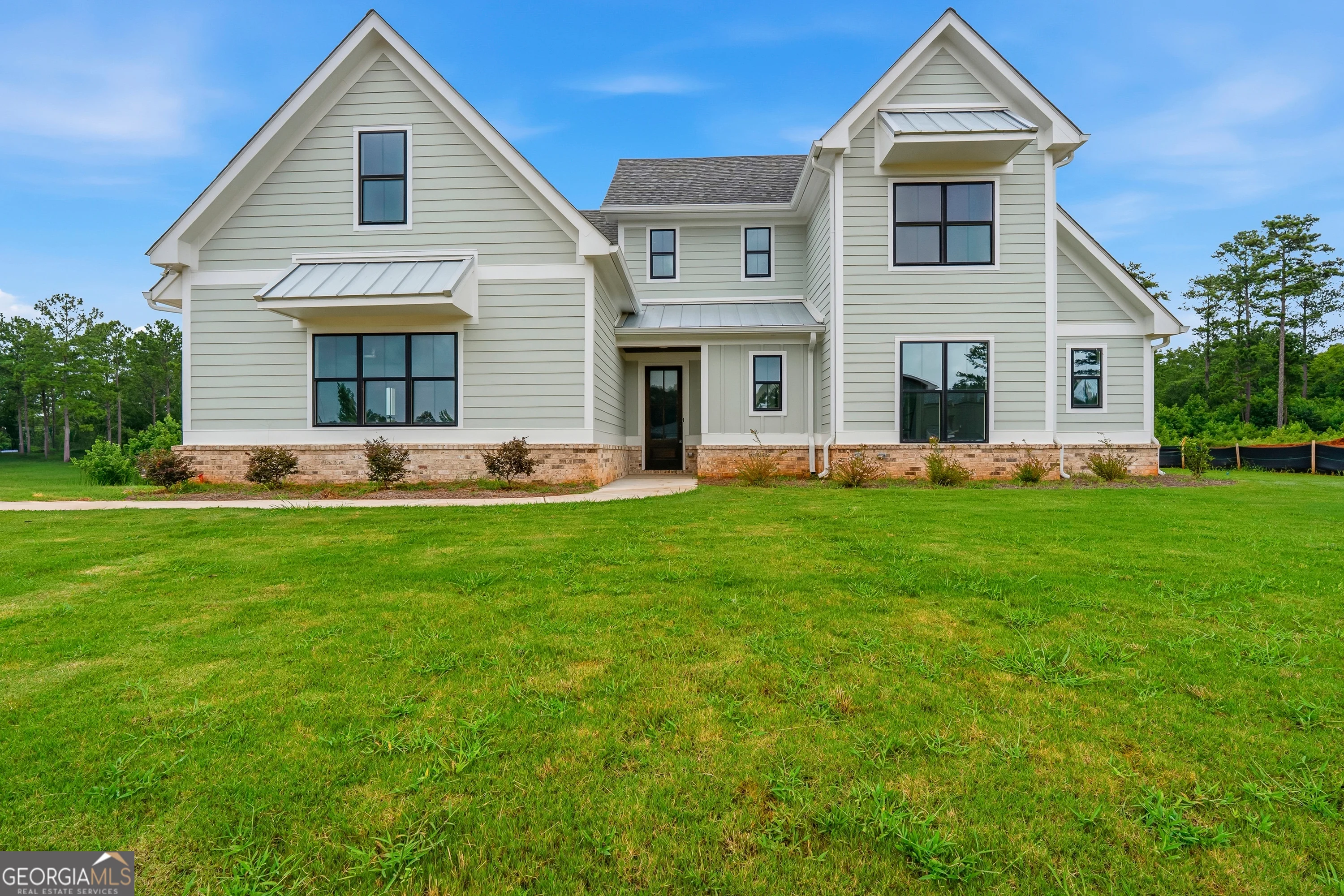 155 Hawthorne Lane