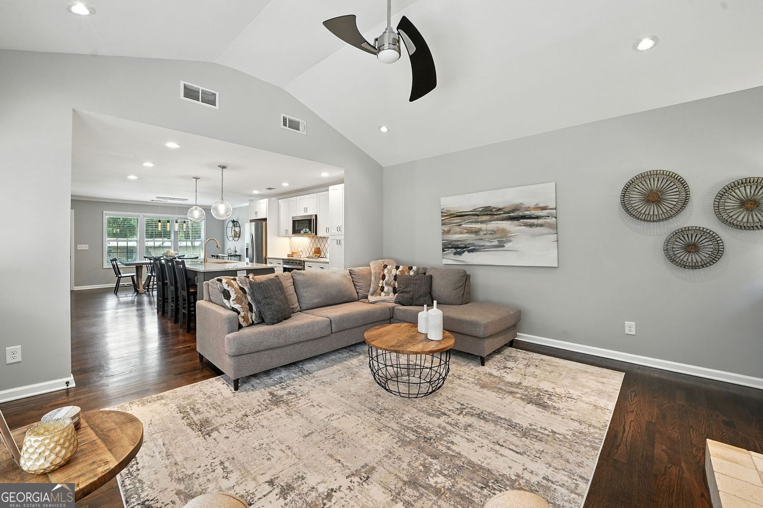 Smyrna, Georgia 30080, United States, 3 Bedrooms Bedrooms, ,3 BathroomsBathrooms,Residential,Active,196142