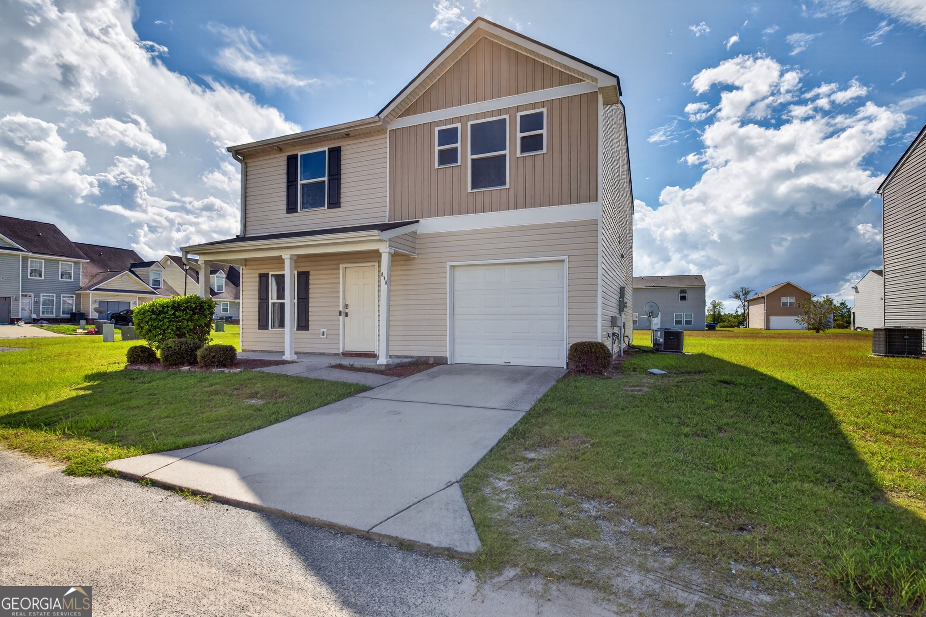 215 Barbour LN