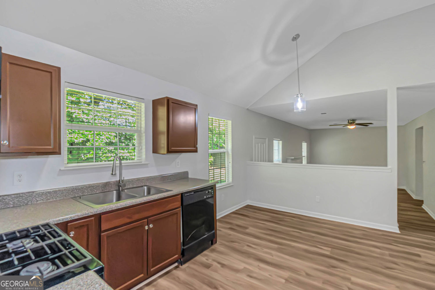 Lithonia, Georgia 30058, United States, 3 Bedrooms Bedrooms, ,3 BathroomsBathrooms,Residential,Active,146941