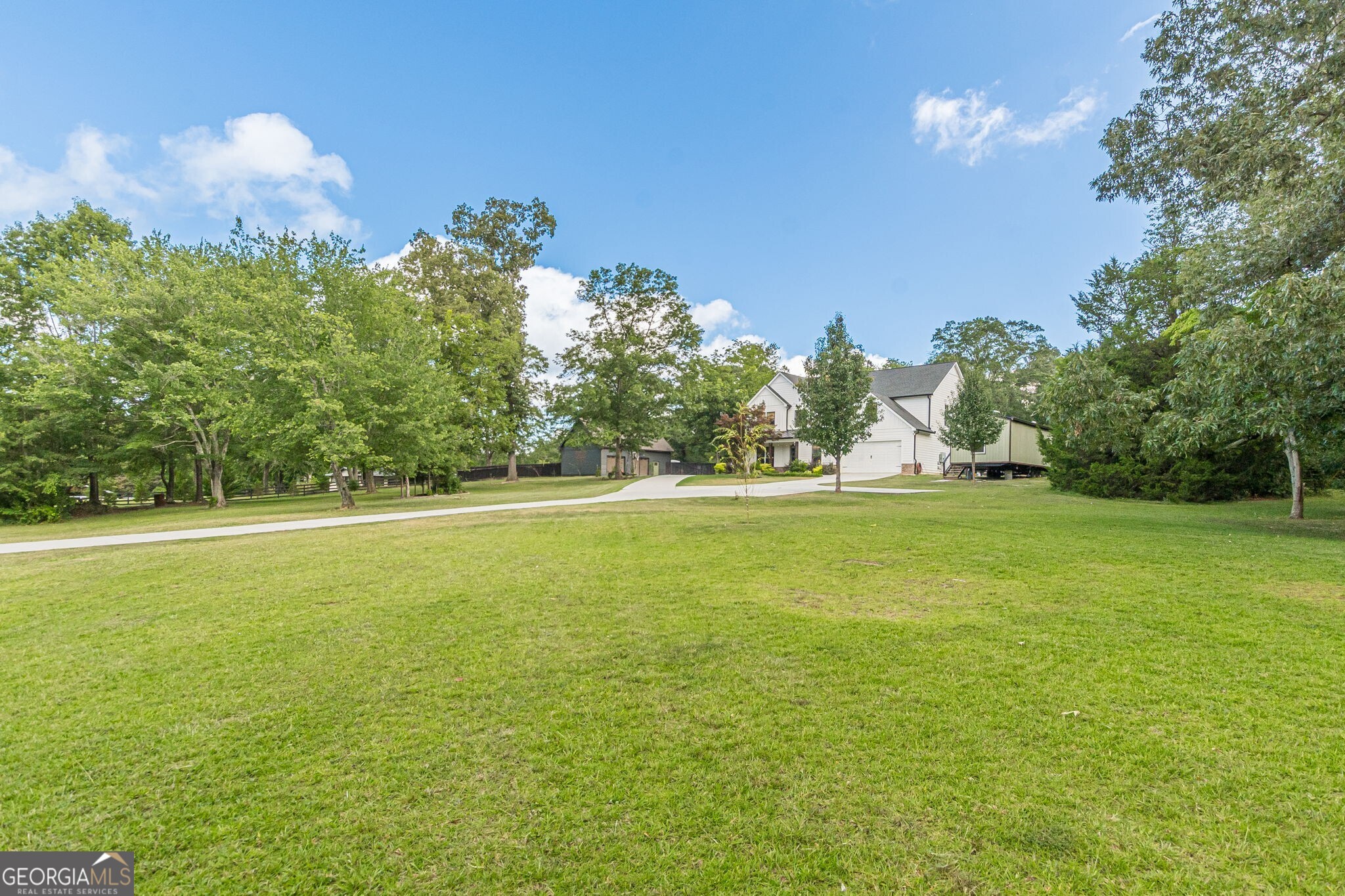 426 N Burnt Hickory RD