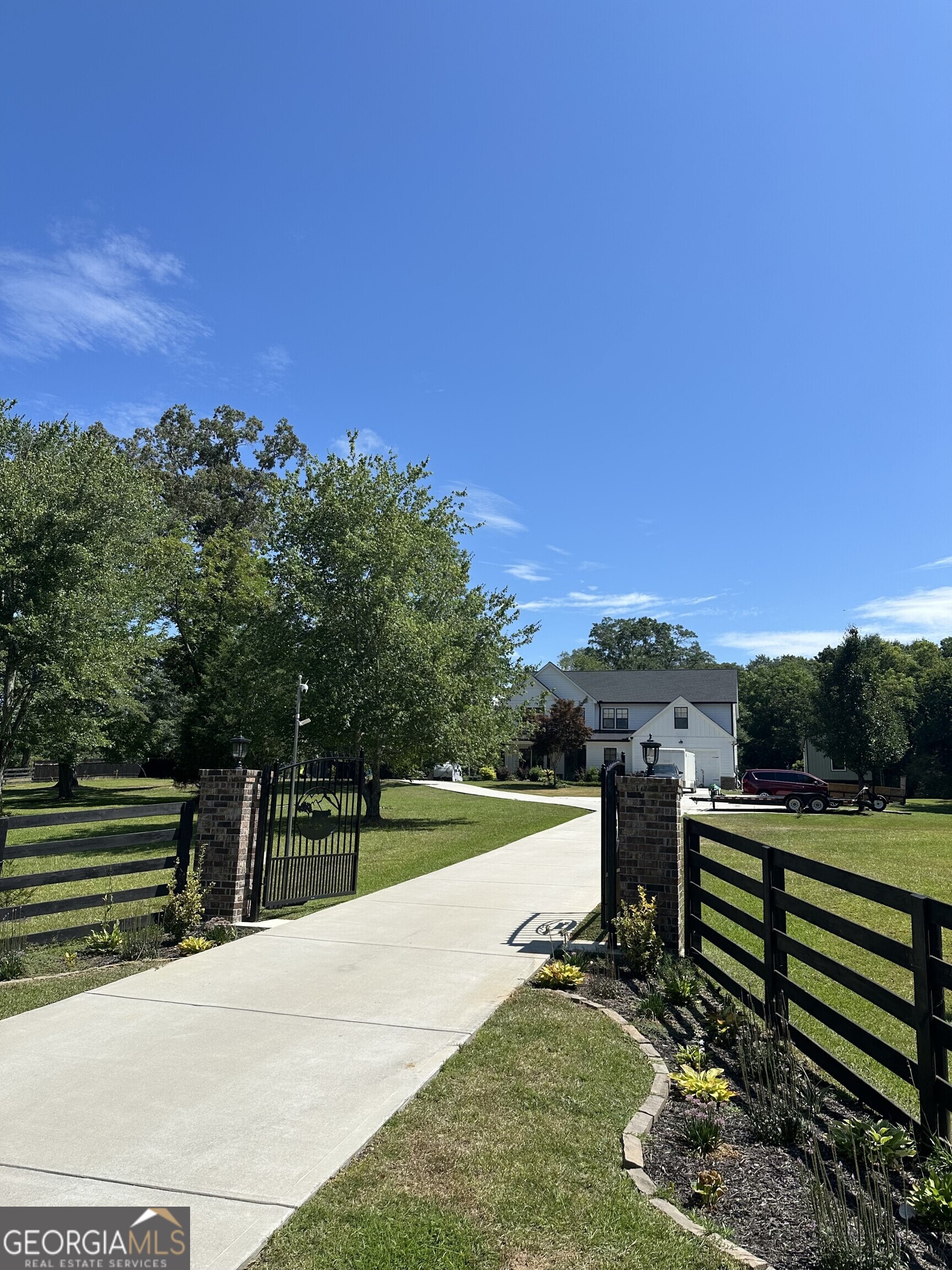 426 N Burnt Hickory RD