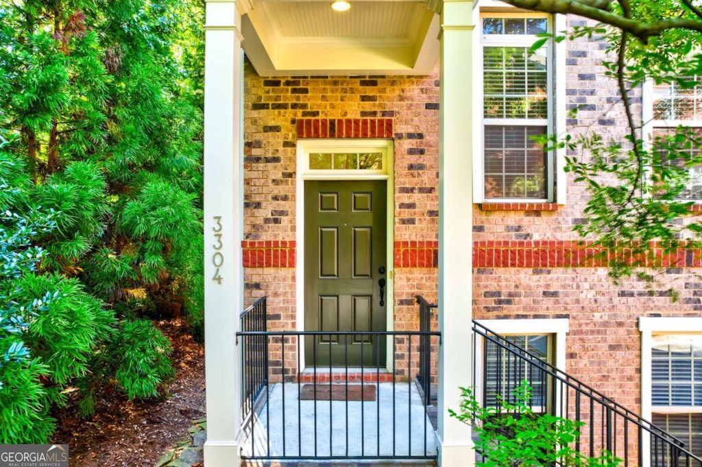 Photo of 3304 Ferncliff Court, Atlanta, GA 30324 (MLS # 10630479)