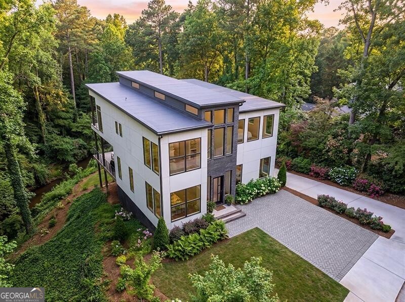 1424 Sylvan CIR NE