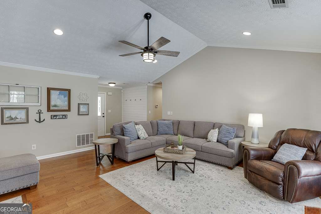 6149 Glen Oak DR