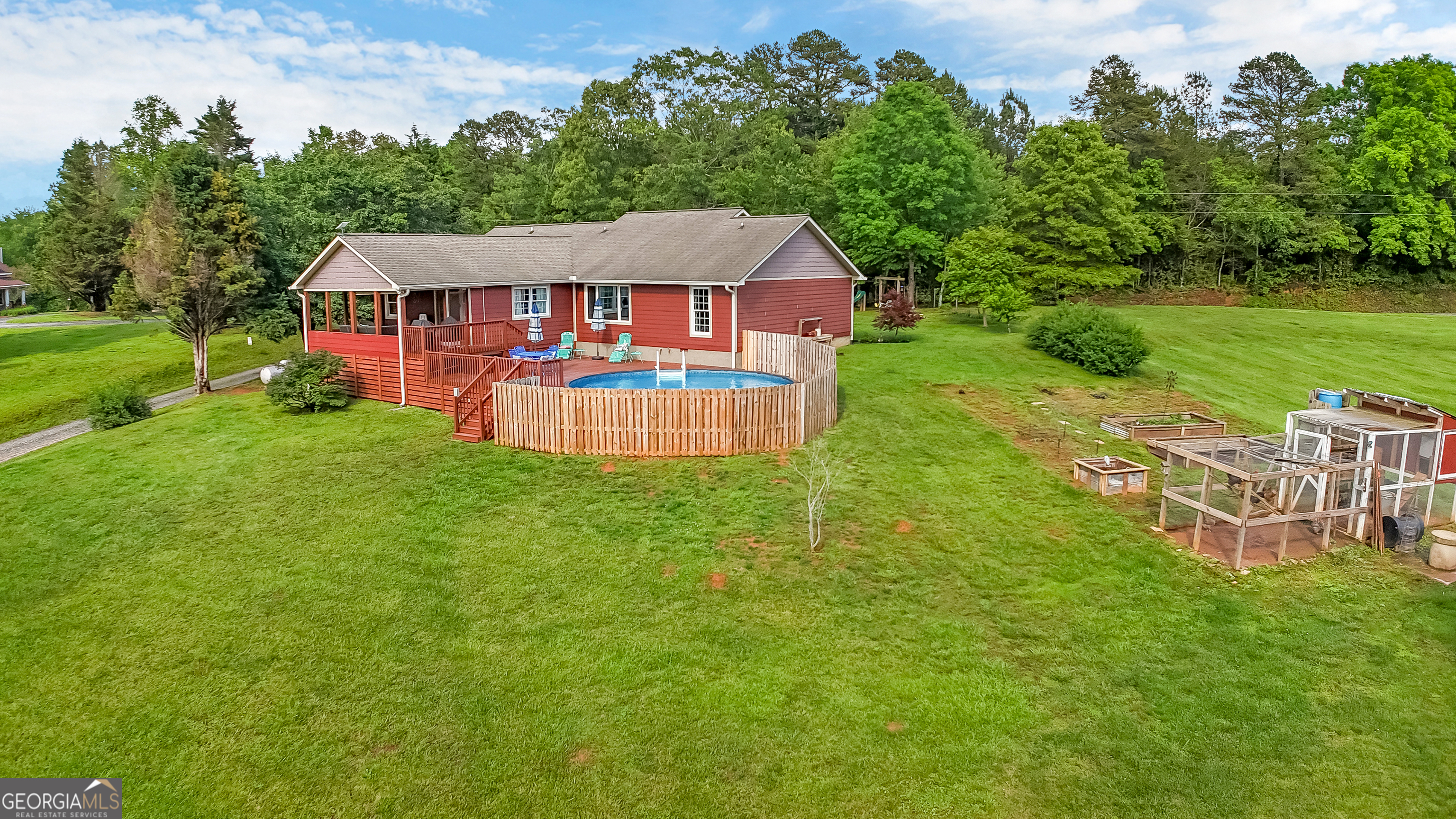 Clarkesville, Georgia 30523, United States, 4 Bedrooms Bedrooms, ,2 BathroomsBathrooms,Residential,Pending,149924