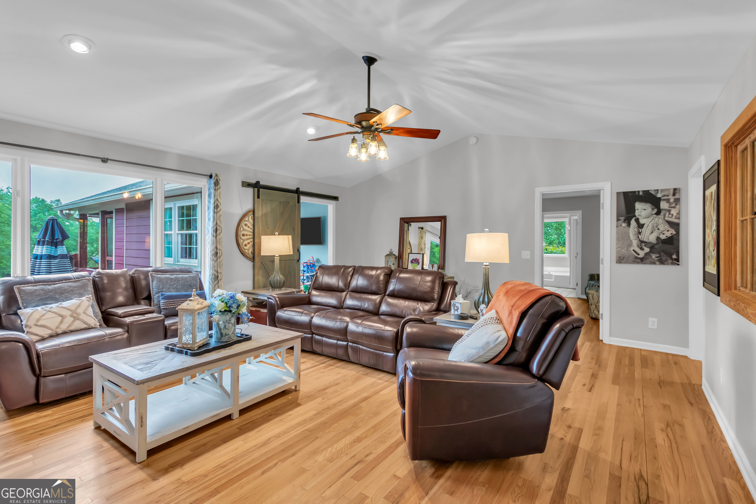 Clarkesville, Georgia 30523, United States, 4 Bedrooms Bedrooms, ,2 BathroomsBathrooms,Residential,Pending,149924