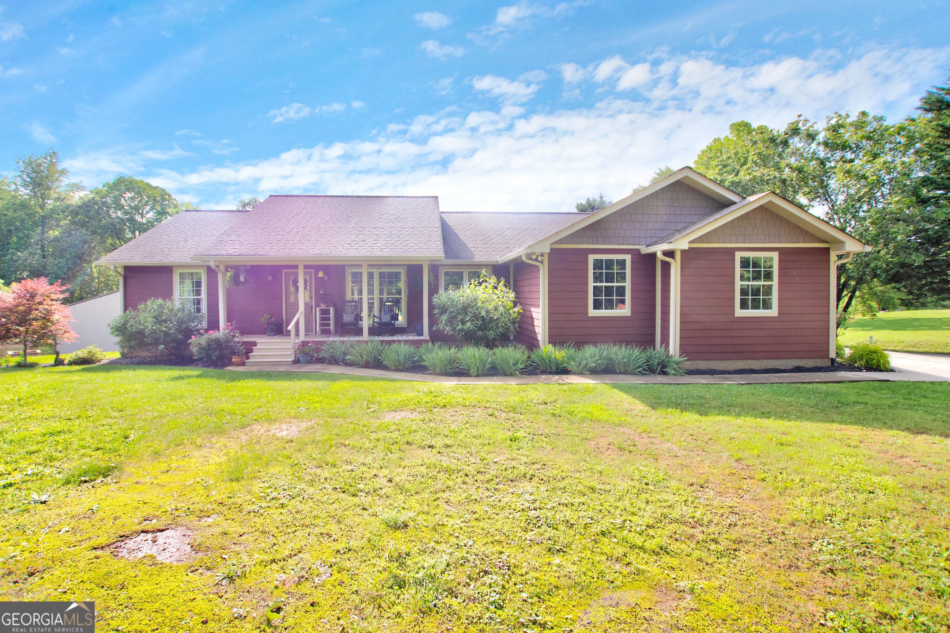 Clarkesville, Georgia 30523, United States, 4 Bedrooms Bedrooms, ,2 BathroomsBathrooms,Residential,Pending,149924