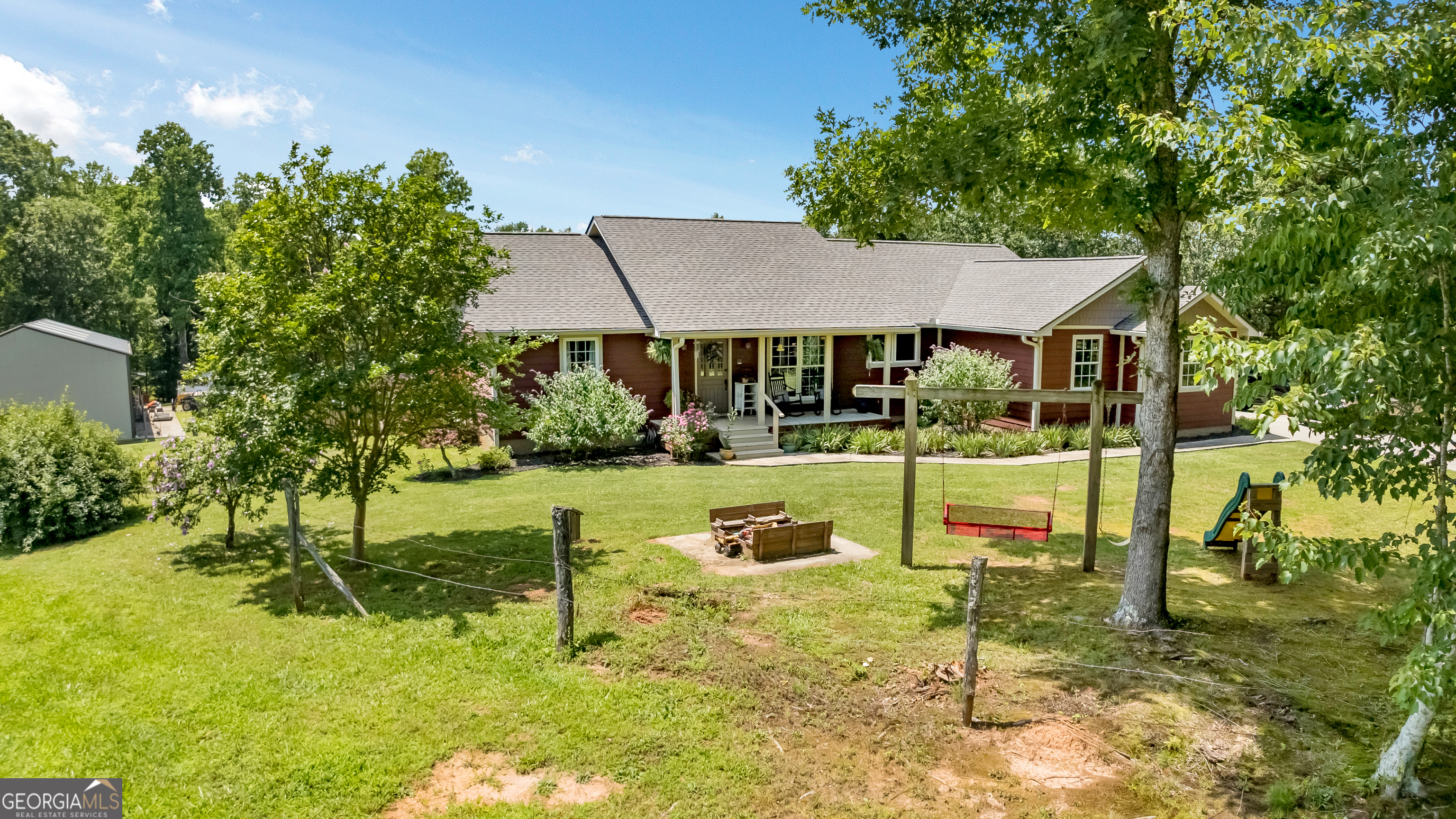 Clarkesville, Georgia 30523, United States, 4 Bedrooms Bedrooms, ,2 BathroomsBathrooms,Residential,Pending,149924