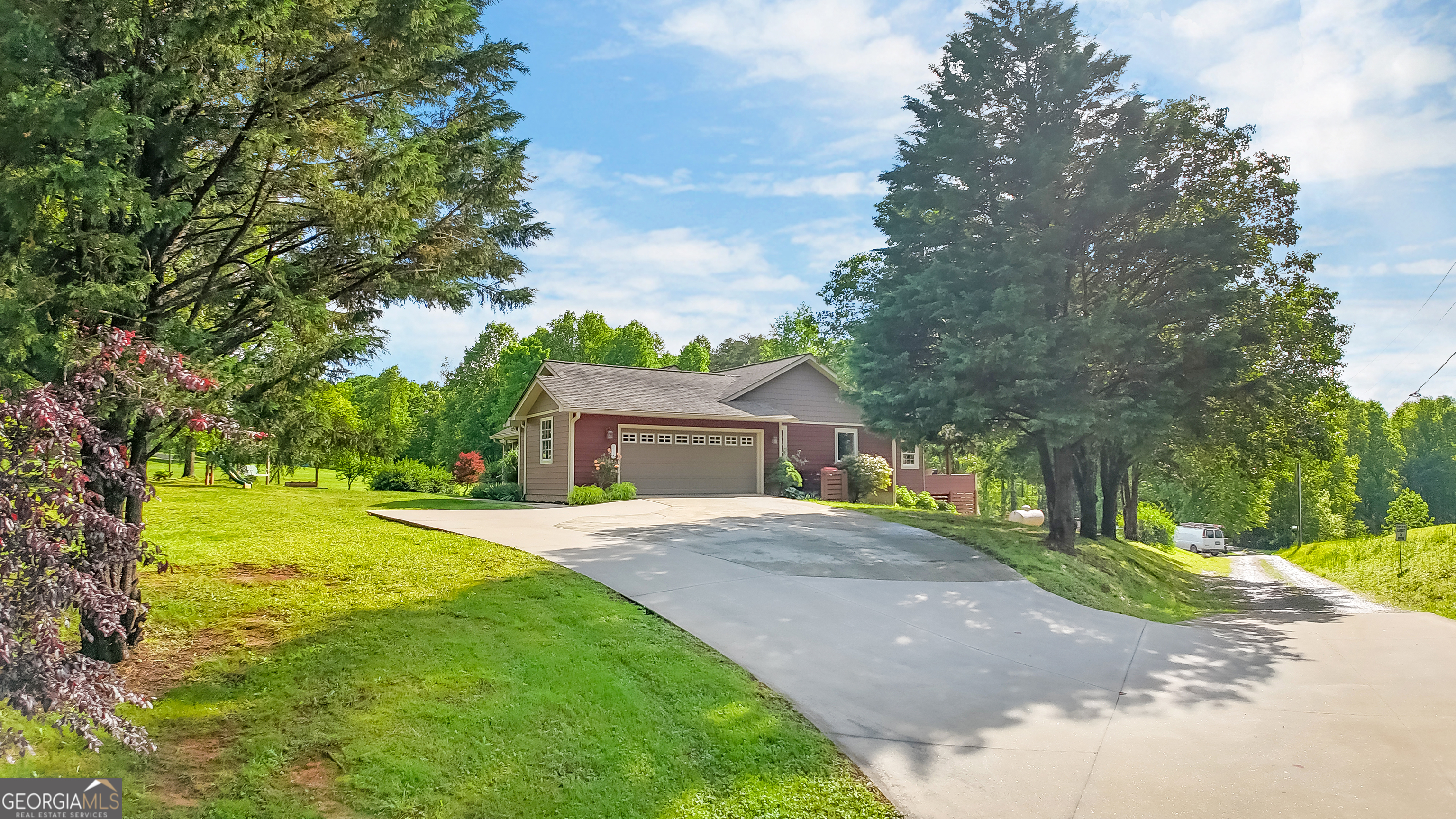 Clarkesville, Georgia 30523, United States, 4 Bedrooms Bedrooms, ,2 BathroomsBathrooms,Residential,Pending,149924