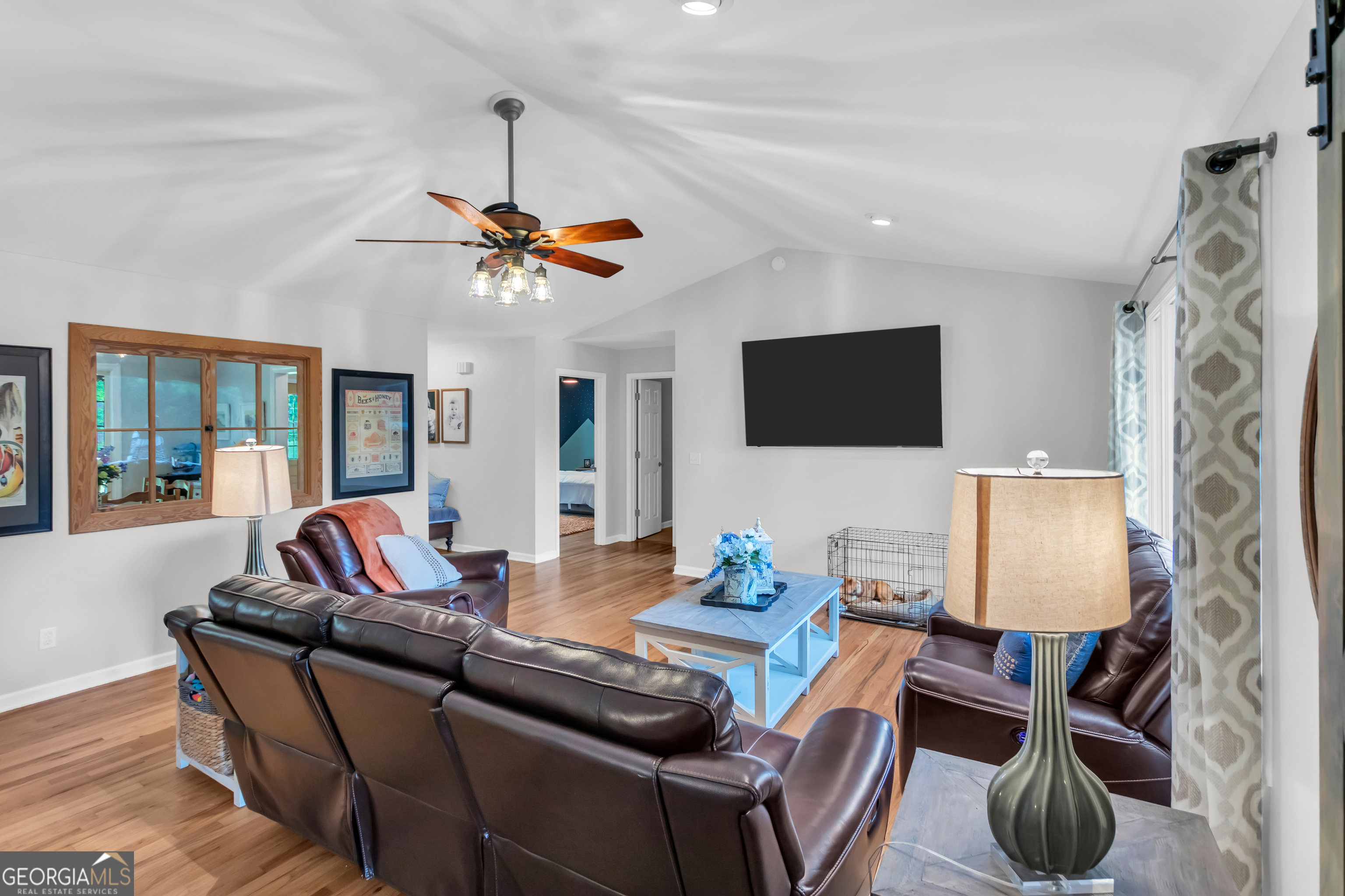 Clarkesville, Georgia 30523, United States, 4 Bedrooms Bedrooms, ,2 BathroomsBathrooms,Residential,Pending,149924