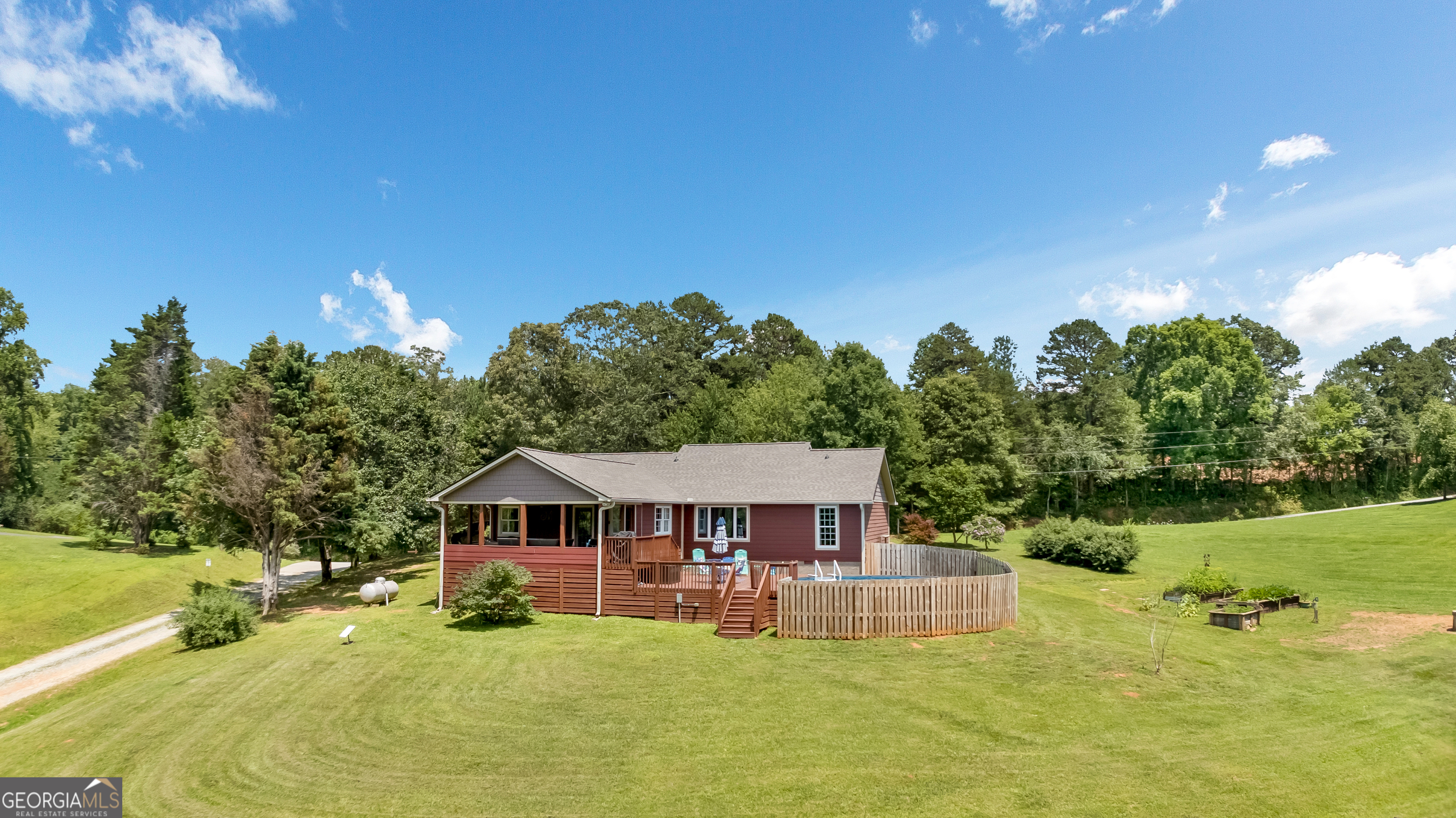 Clarkesville, Georgia 30523, United States, 4 Bedrooms Bedrooms, ,2 BathroomsBathrooms,Residential,Pending,149924