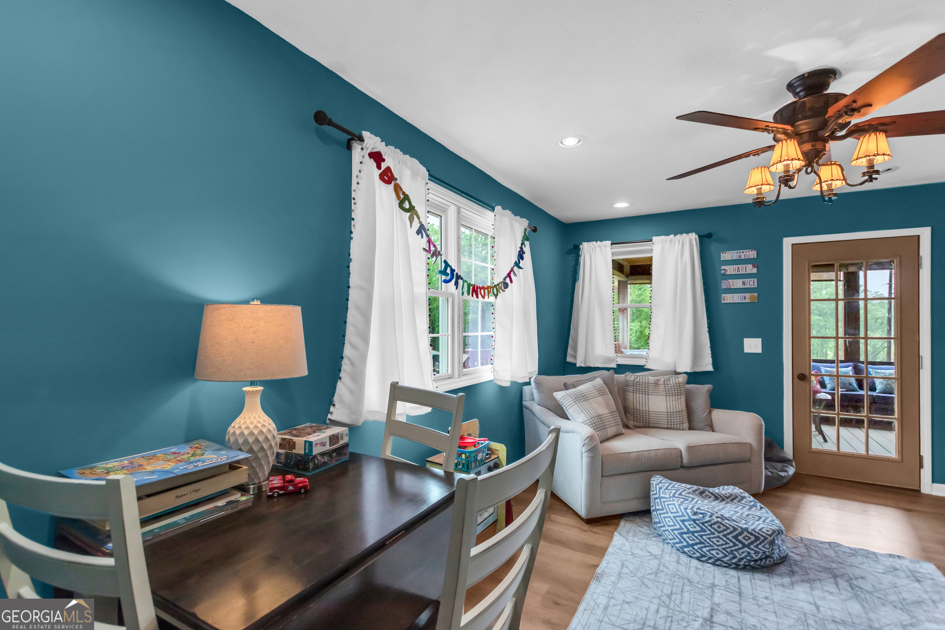 Clarkesville, Georgia 30523, United States, 4 Bedrooms Bedrooms, ,2 BathroomsBathrooms,Residential,Pending,149924