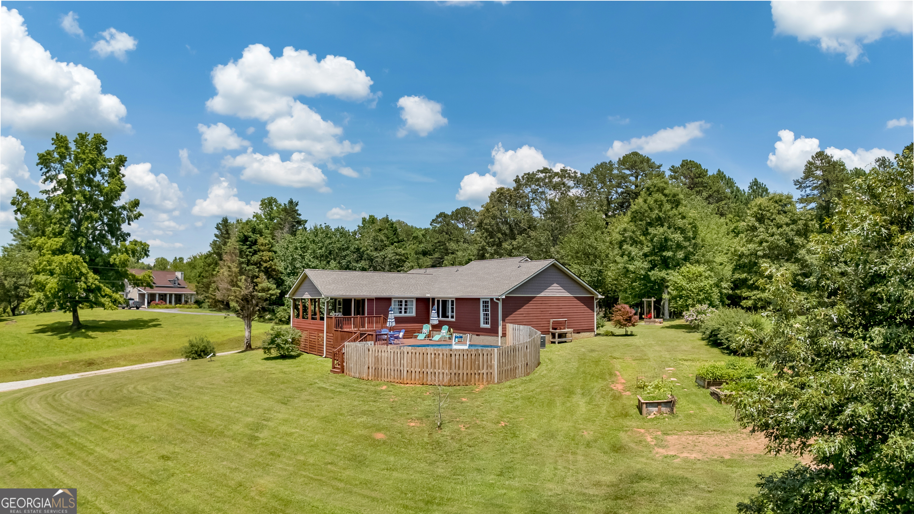 Clarkesville, Georgia 30523, United States, 4 Bedrooms Bedrooms, ,2 BathroomsBathrooms,Residential,Pending,149924