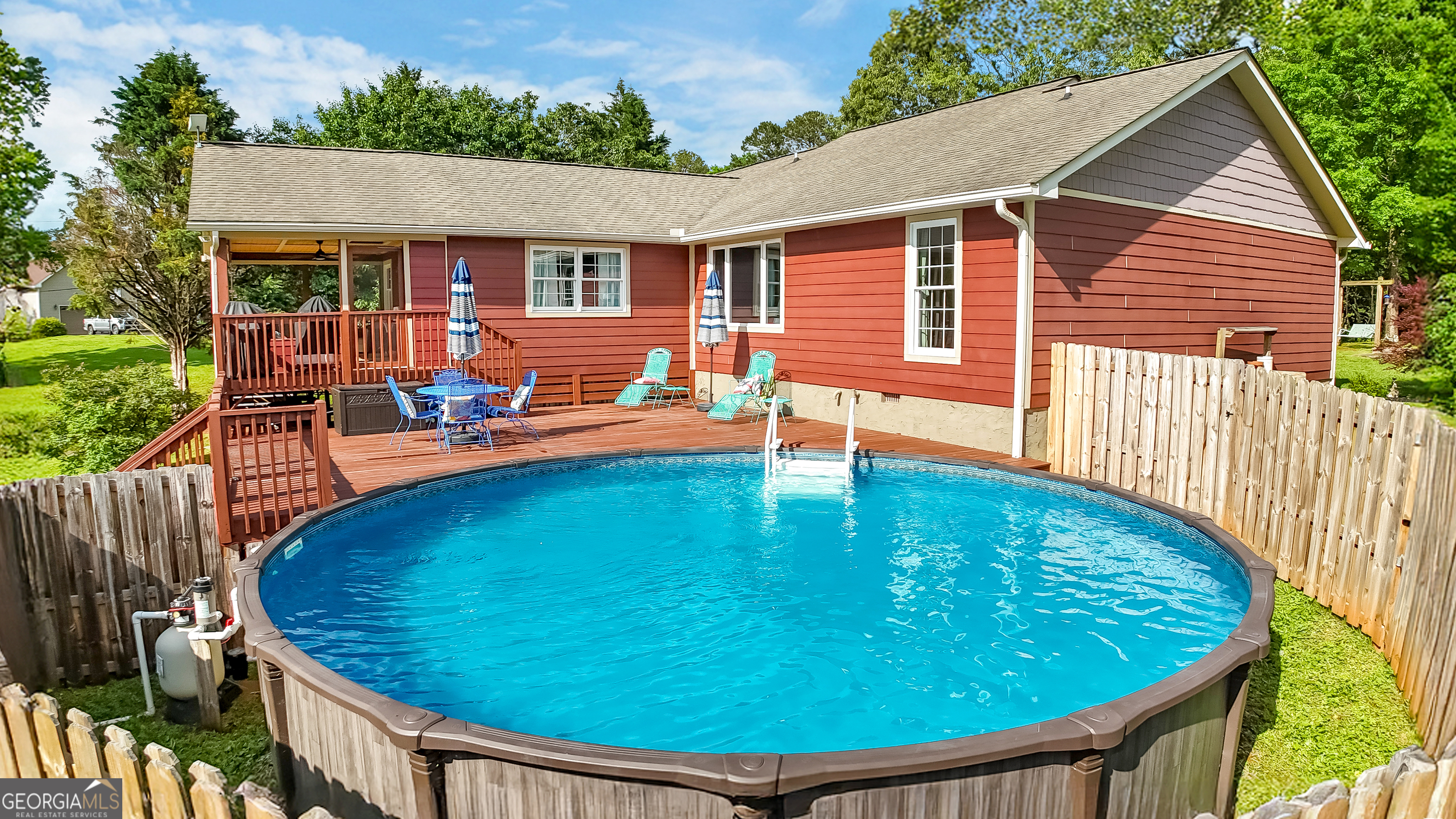 Clarkesville, Georgia 30523, United States, 4 Bedrooms Bedrooms, ,2 BathroomsBathrooms,Residential,Pending,149924