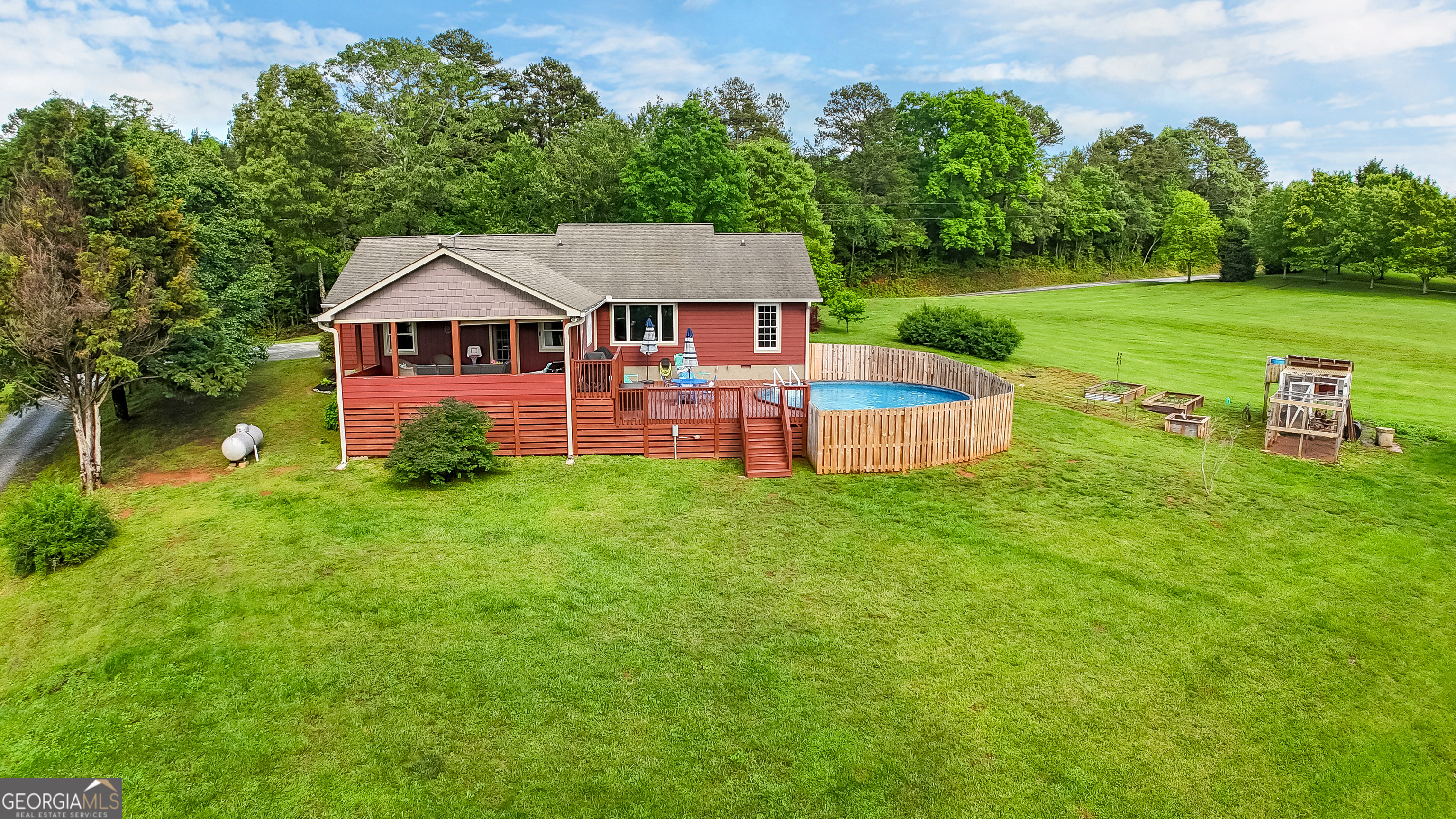 Clarkesville, Georgia 30523, United States, 4 Bedrooms Bedrooms, ,2 BathroomsBathrooms,Residential,Pending,149924