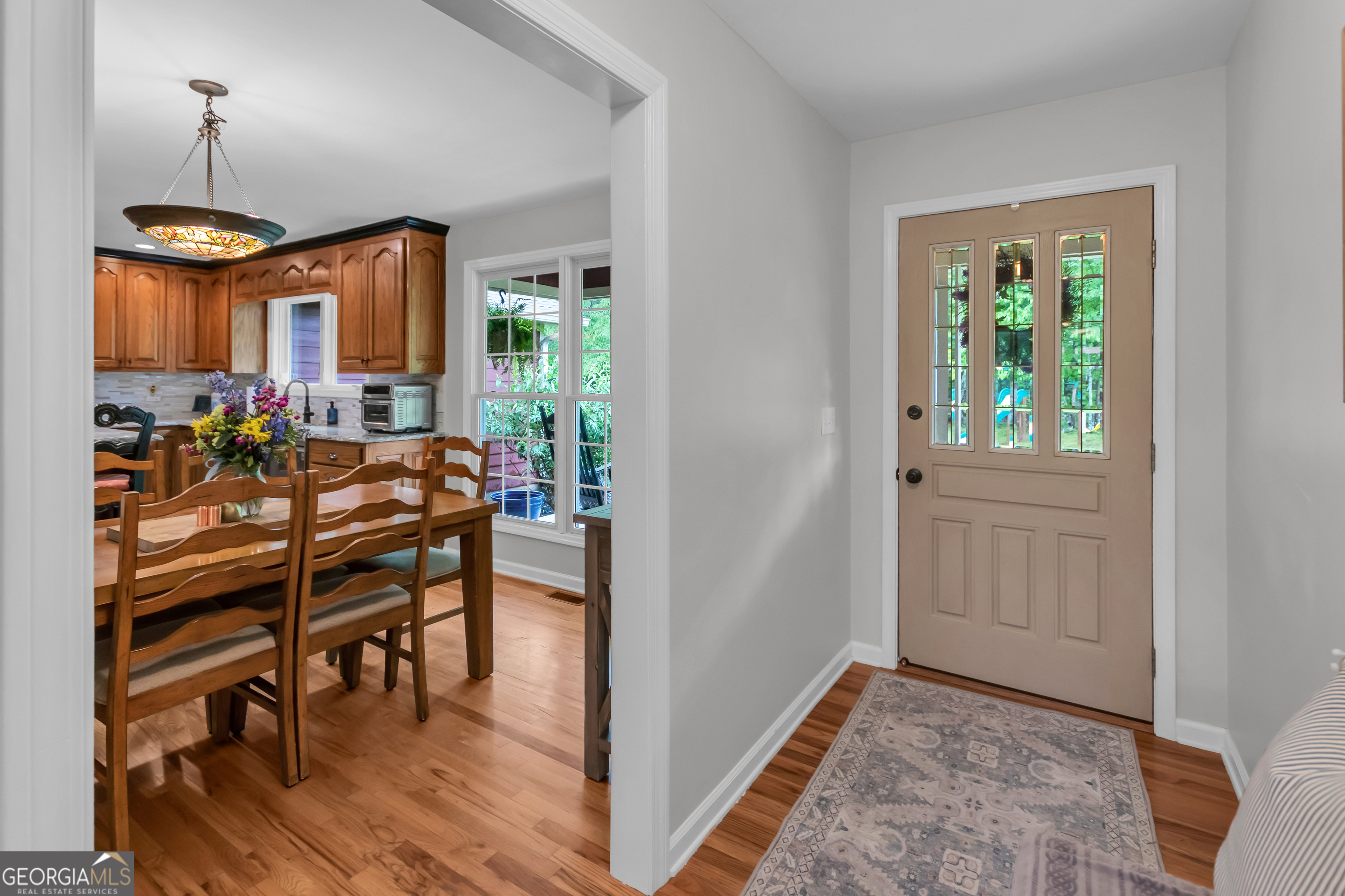 Clarkesville, Georgia 30523, United States, 4 Bedrooms Bedrooms, ,2 BathroomsBathrooms,Residential,Pending,149924