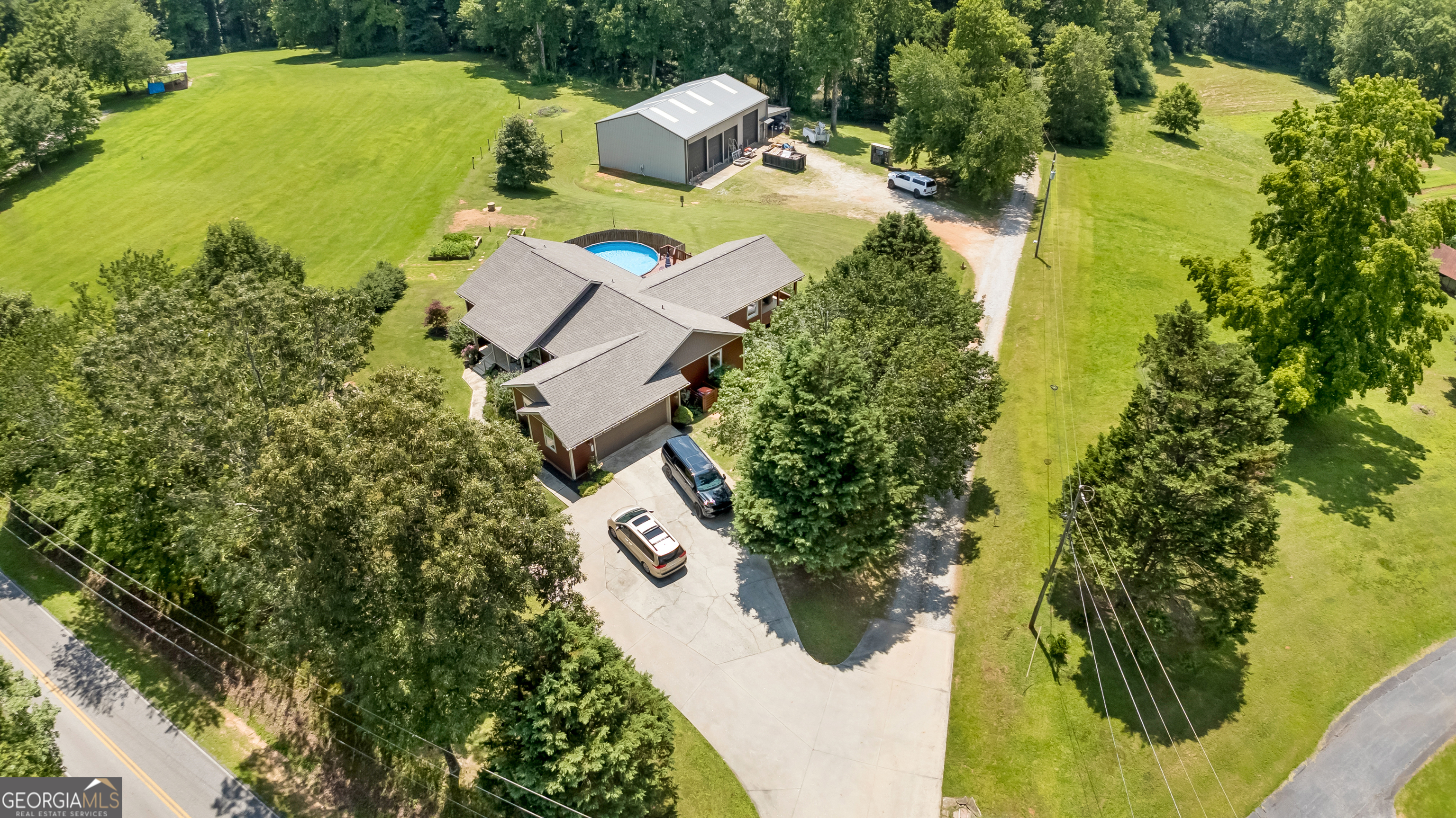 Clarkesville, Georgia 30523, United States, 4 Bedrooms Bedrooms, ,2 BathroomsBathrooms,Residential,Pending,149924