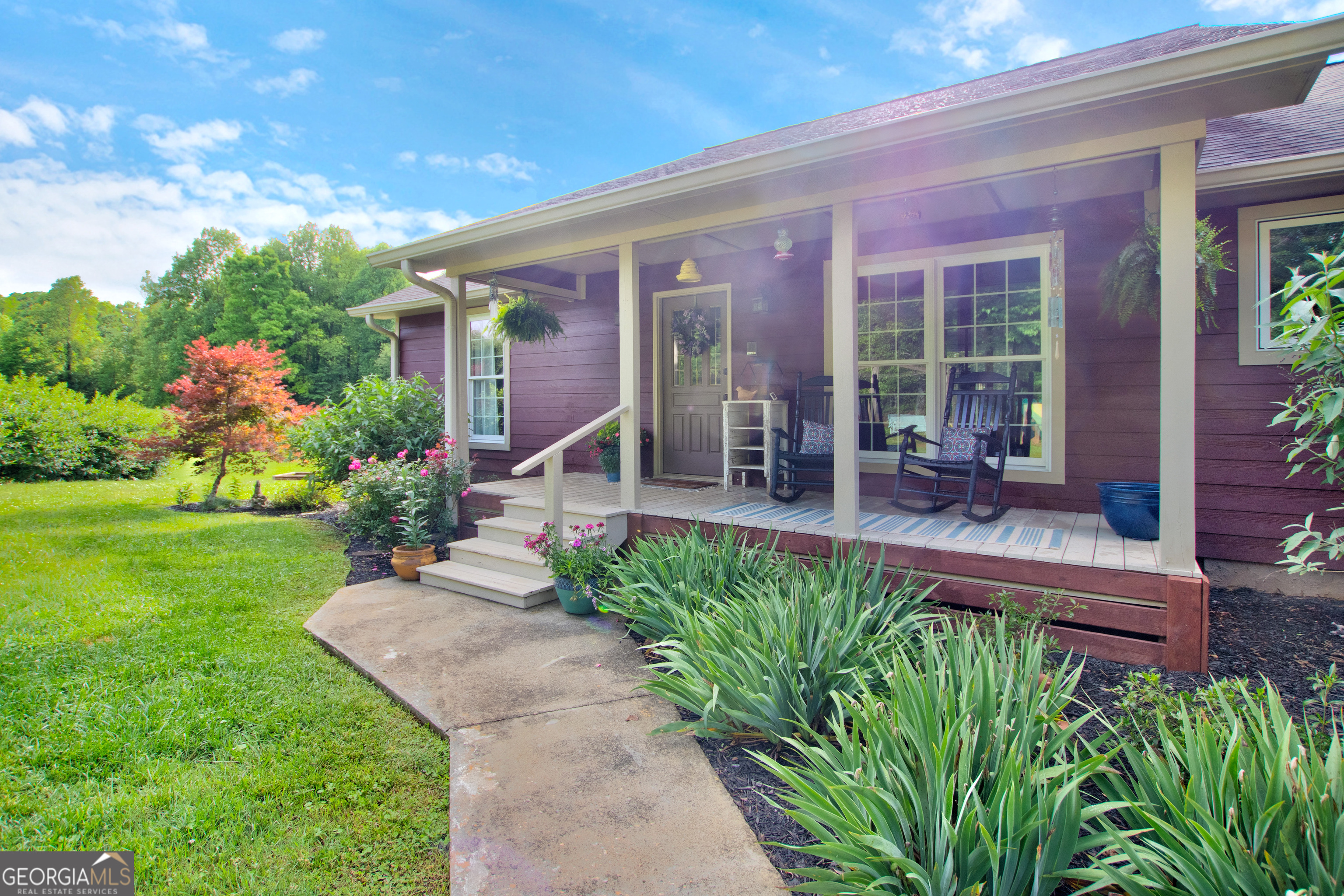 Clarkesville, Georgia 30523, United States, 4 Bedrooms Bedrooms, ,2 BathroomsBathrooms,Residential,Pending,149924