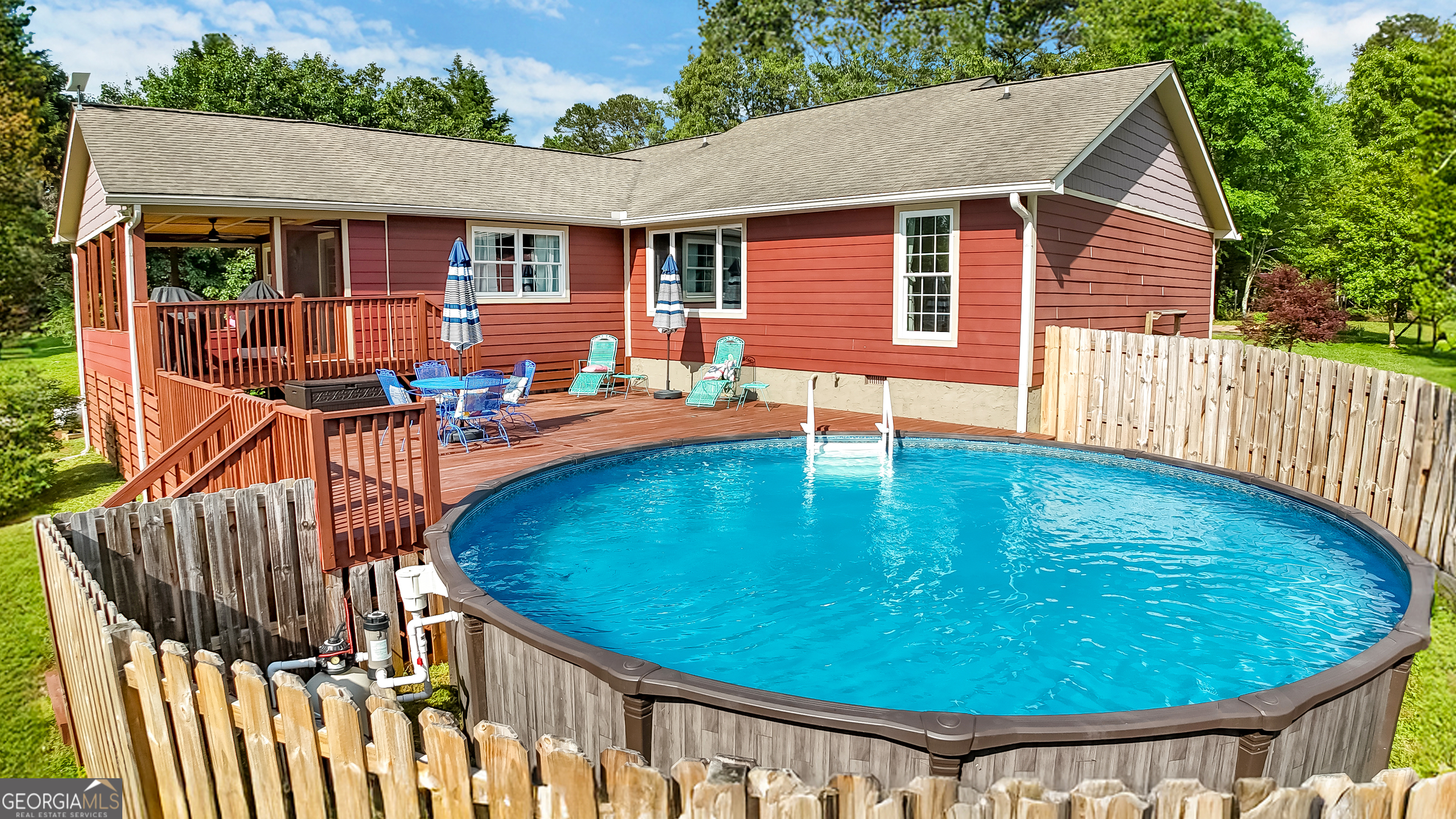 Clarkesville, Georgia 30523, United States, 4 Bedrooms Bedrooms, ,2 BathroomsBathrooms,Residential,Pending,149924