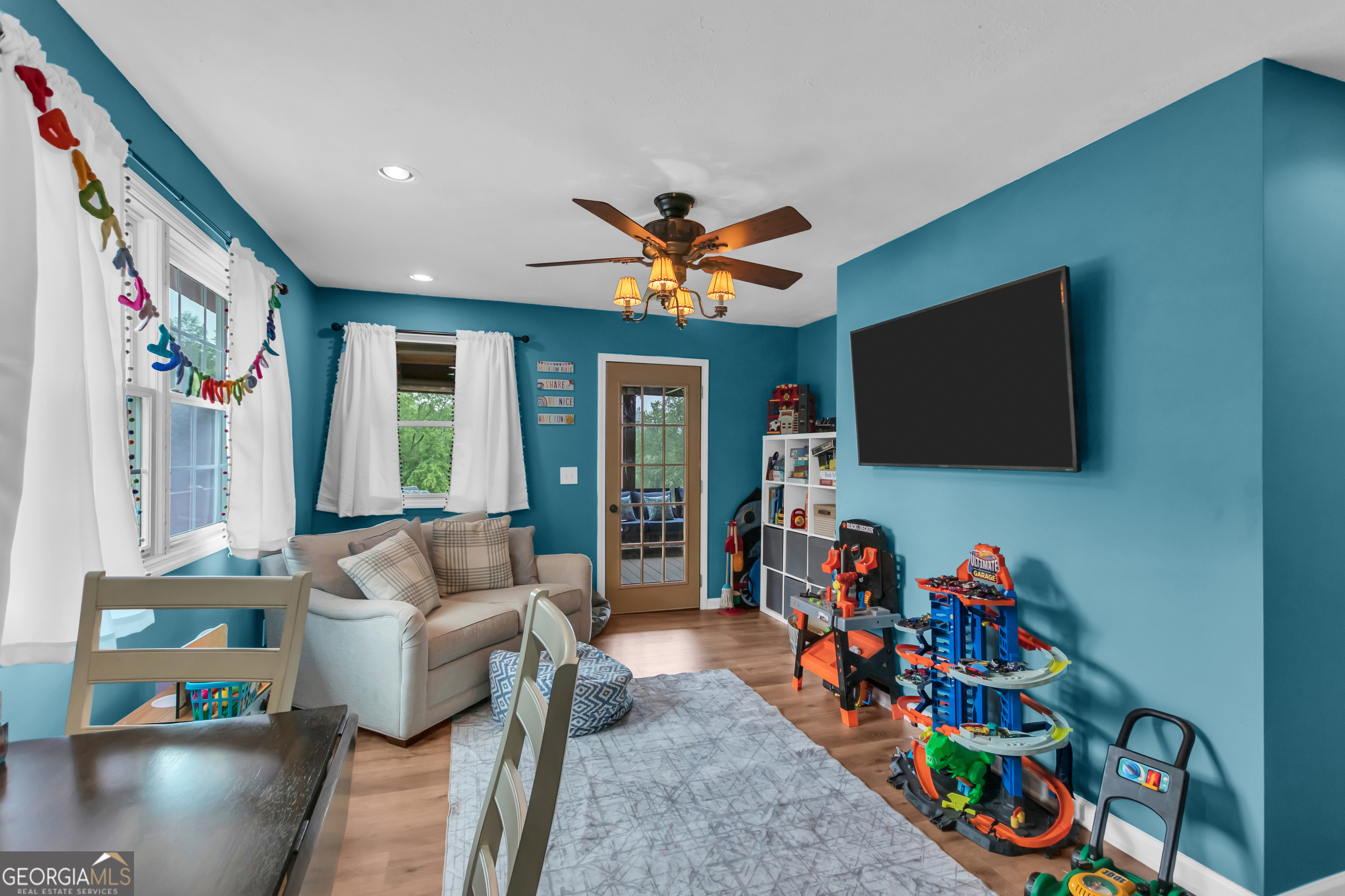 Clarkesville, Georgia 30523, United States, 4 Bedrooms Bedrooms, ,2 BathroomsBathrooms,Residential,Pending,149924