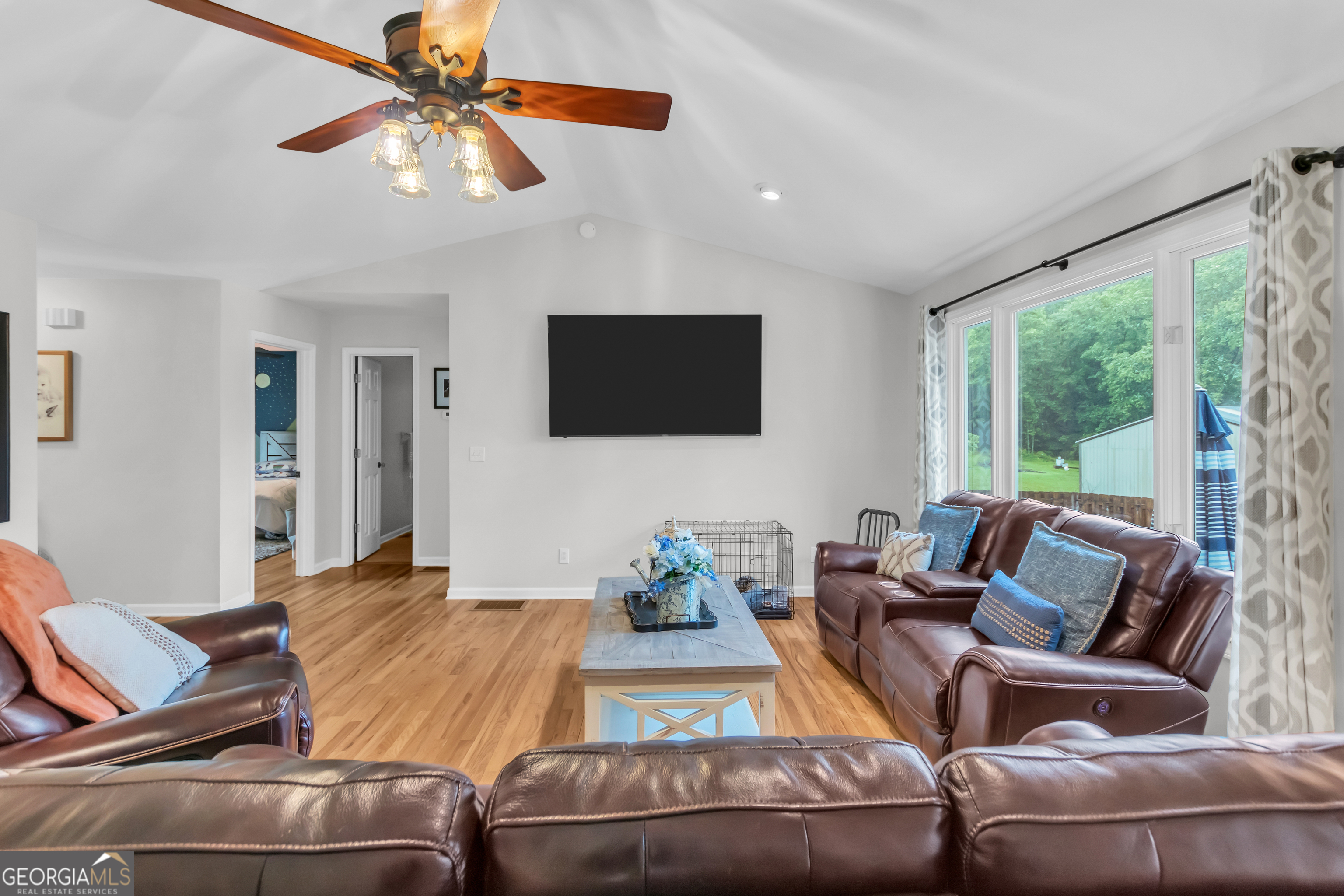 Clarkesville, Georgia 30523, United States, 4 Bedrooms Bedrooms, ,2 BathroomsBathrooms,Residential,Pending,149924