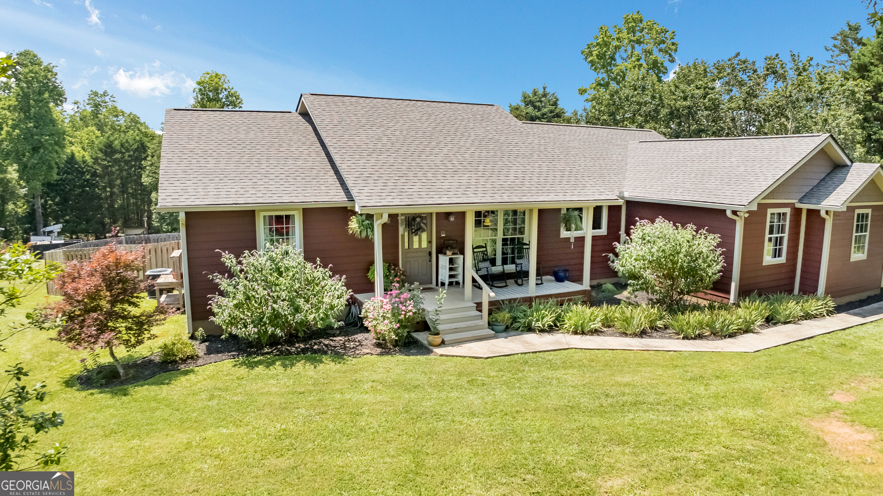 Clarkesville, Georgia 30523, United States, 4 Bedrooms Bedrooms, ,2 BathroomsBathrooms,Residential,Pending,149924