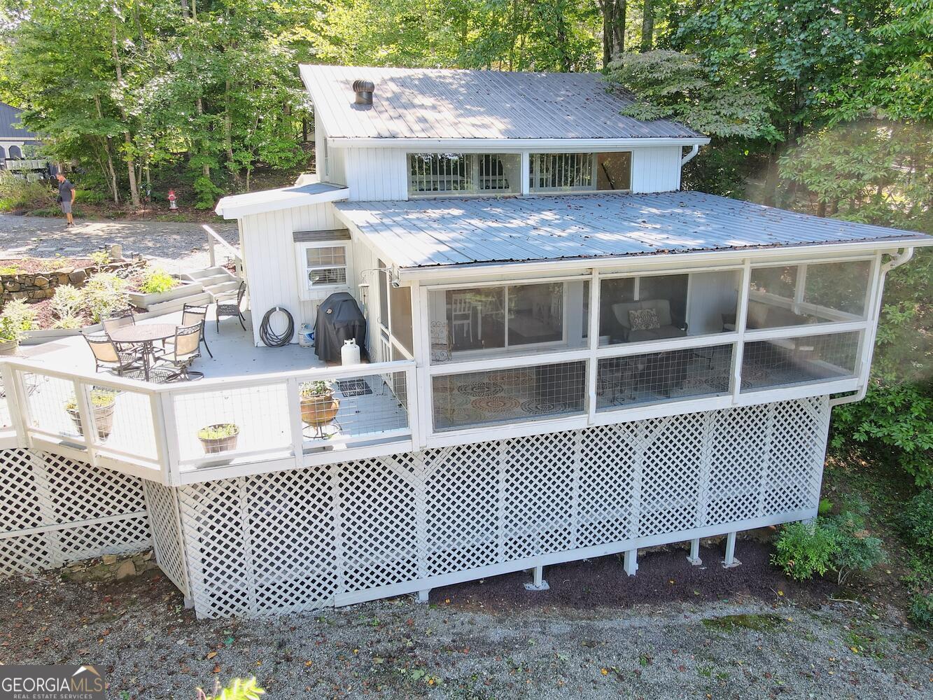 1056 Sky Hawk Mountain RD