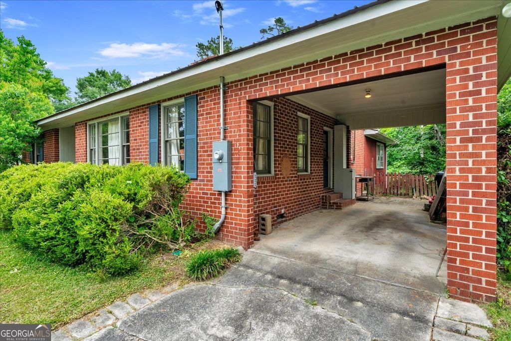 Photo of 525 Corbin Terrace, Macon, GA 31204 (MLS # 10765259)