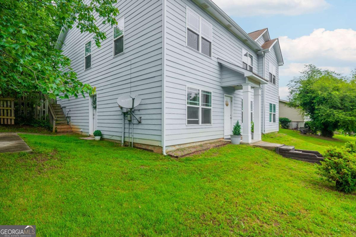 2195 Pinetree DR