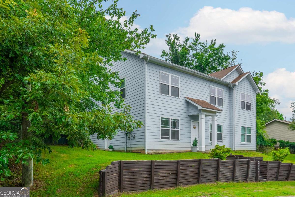 2195 Pinetree DR