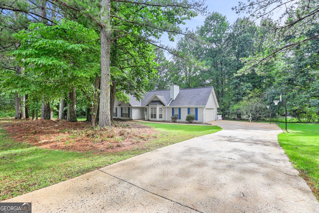 Photo of 188 Widewater Drive, Newnan, GA 30265 (MLS # 10805561)