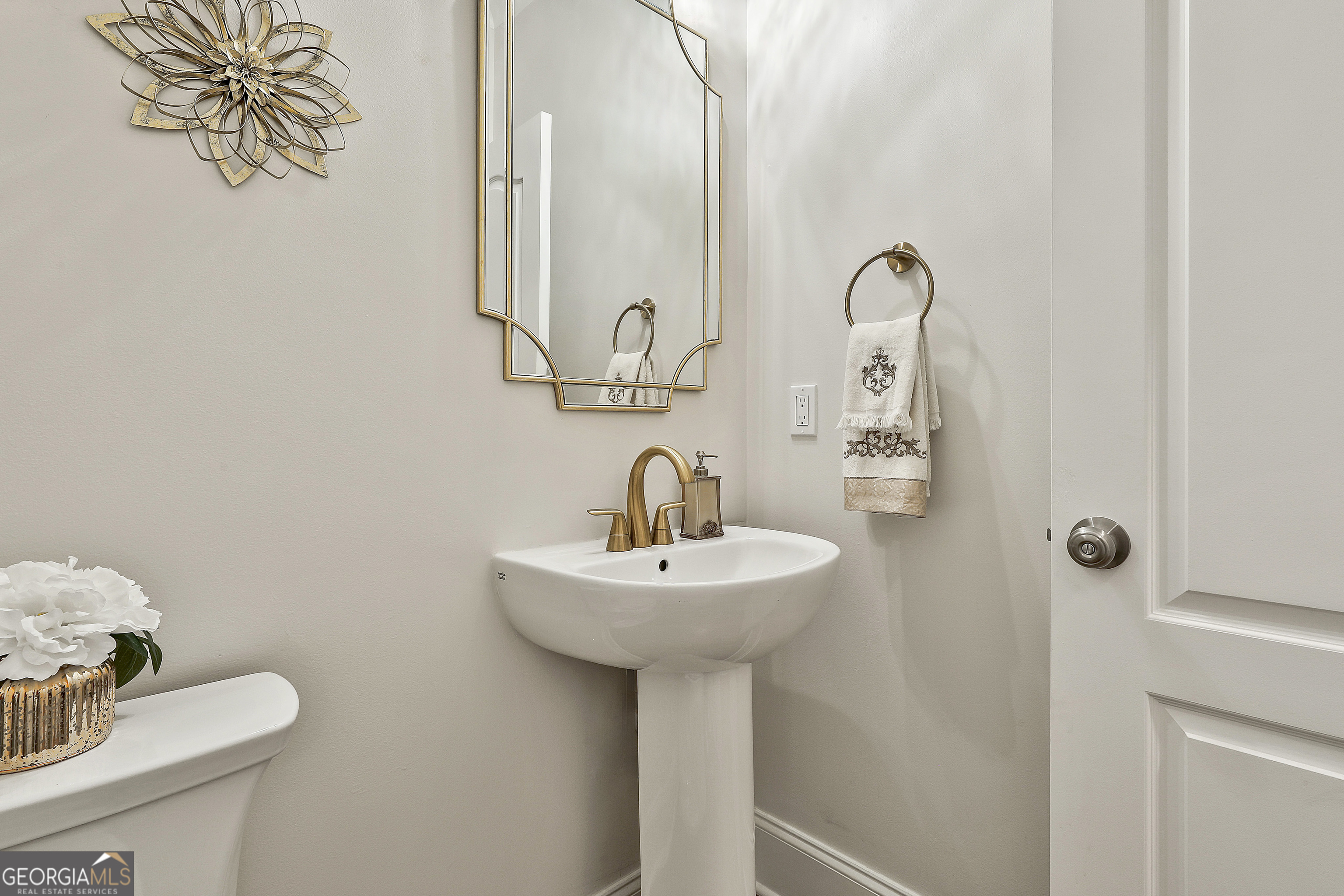 Sharpsburg, Georgia 30277, United States, 5 Bedrooms Bedrooms, ,5 BathroomsBathrooms,Residential,Active,165828