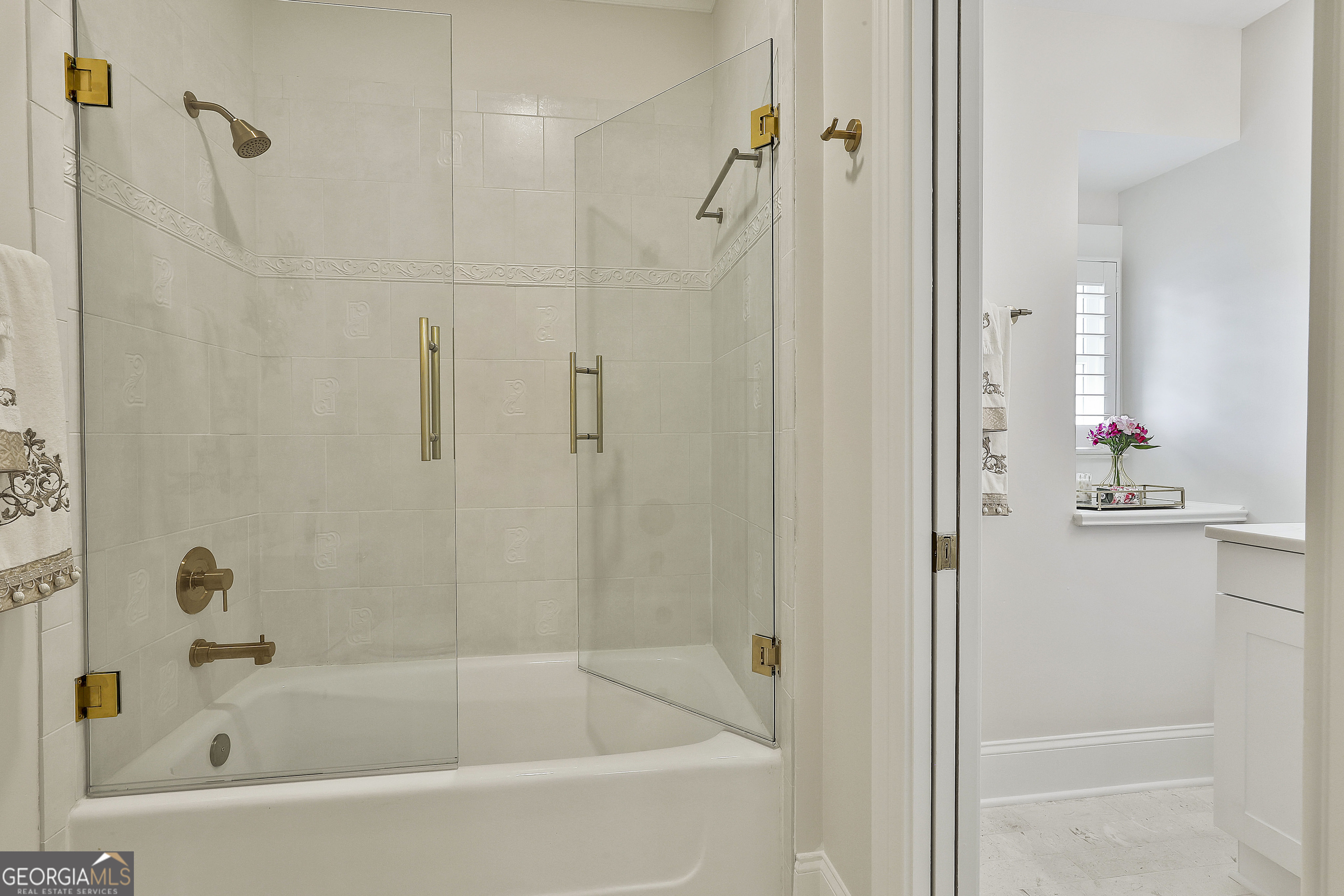 Sharpsburg, Georgia 30277, United States, 5 Bedrooms Bedrooms, ,5 BathroomsBathrooms,Residential,Active,165828