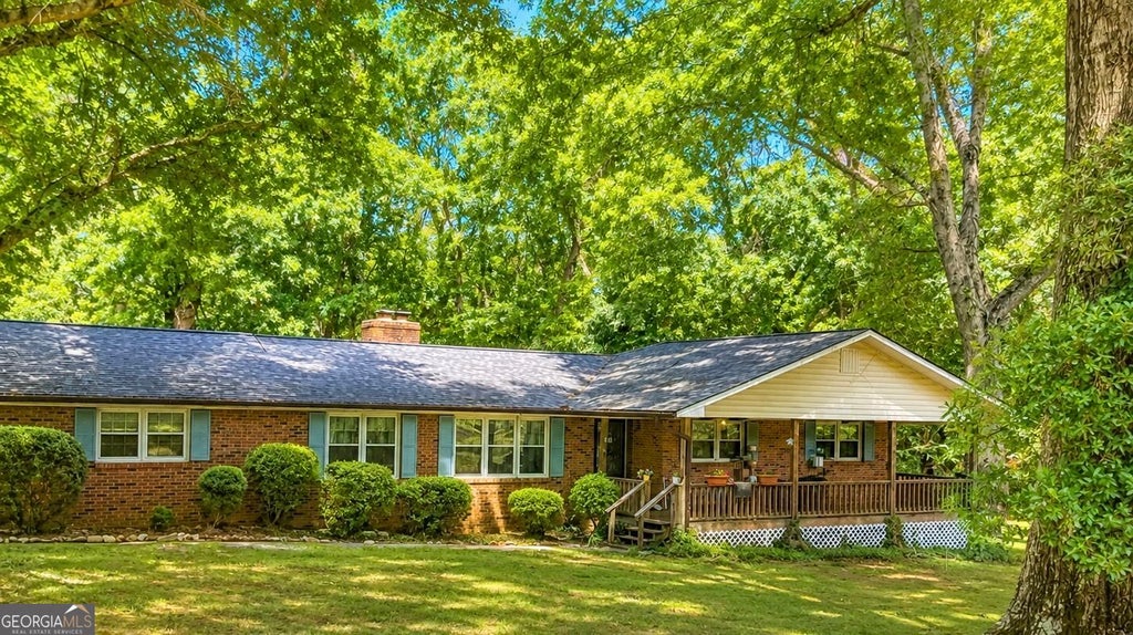 Photo of 3931 Green Drive, Gainesville, GA 30506 (MLS # 10834345)