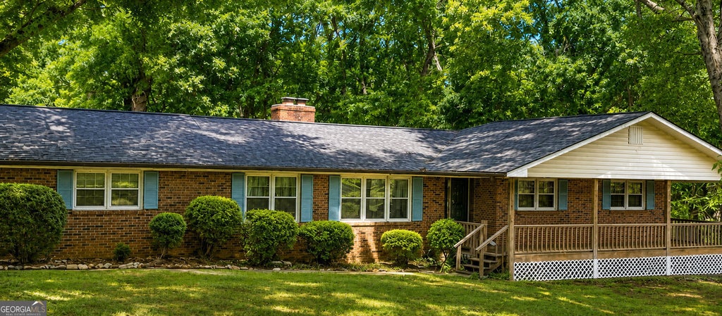 Photo of 3931 Green Drive, Gainesville, GA 30506 (MLS # 10834345)