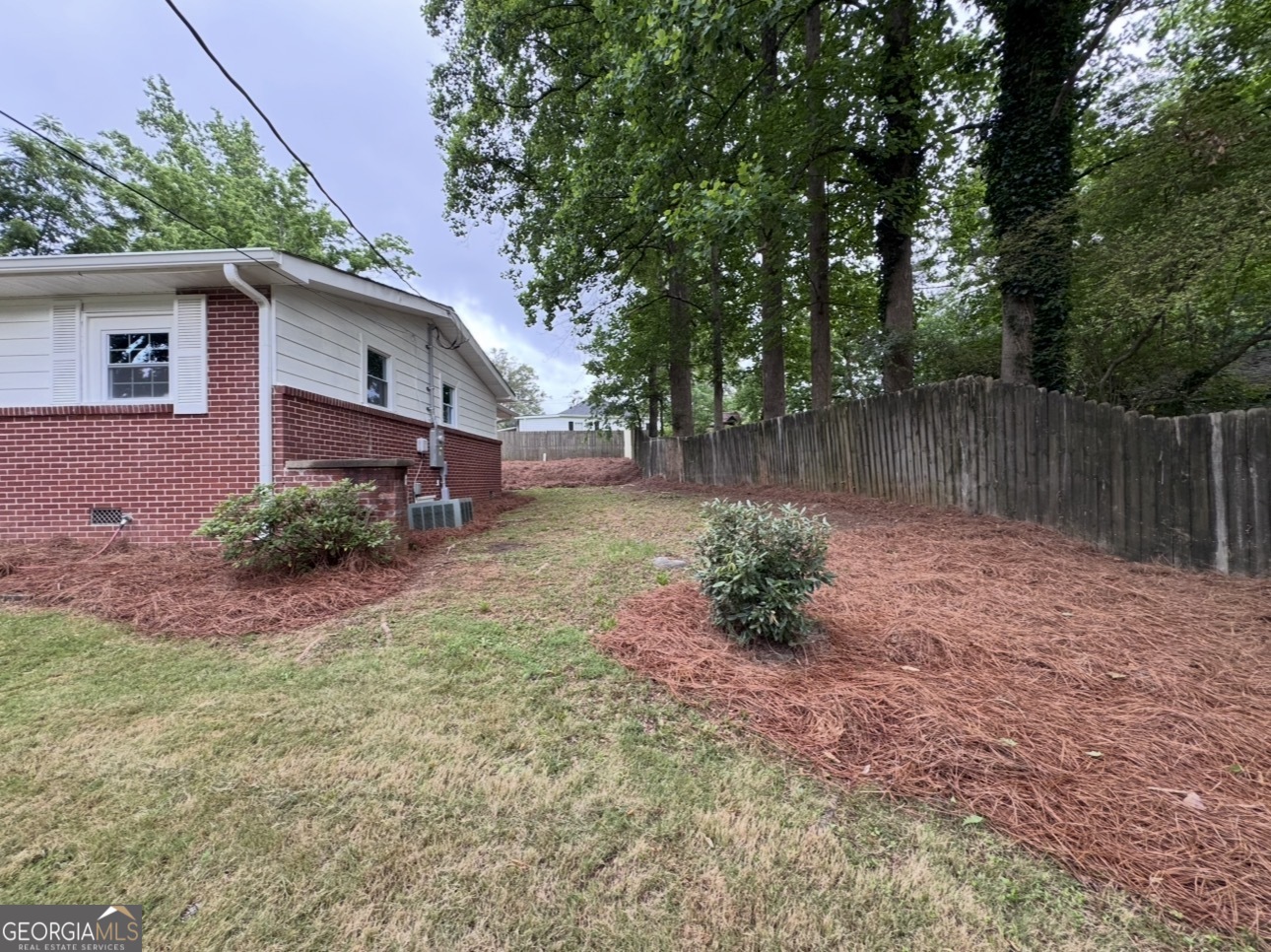 1212 Baker LN