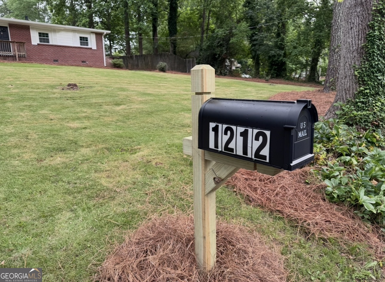 1212 Baker LN