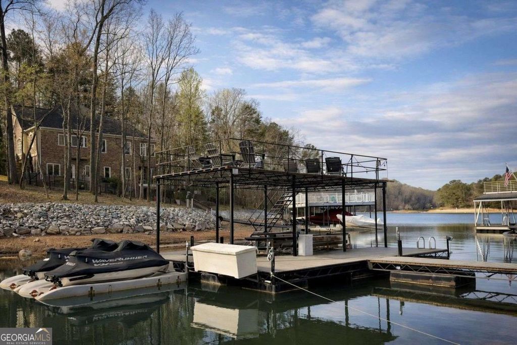 Photo of 9155 Bay Pointe Drive, Gainesville, GA 30506 (MLS # 10717611)