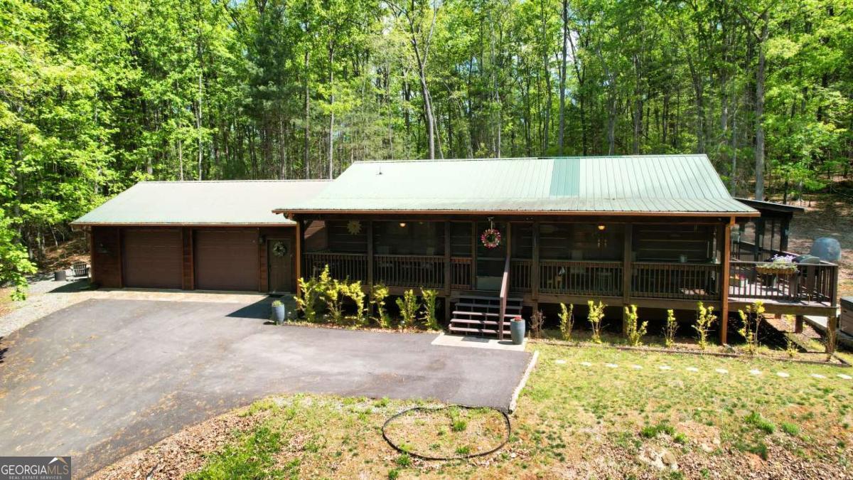 210 Shade Tree LN