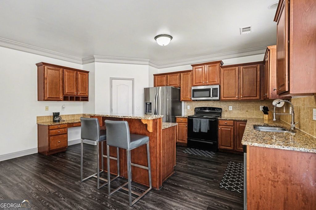 Photo of 1638 Great Shoals Circle, Lawrenceville, GA 30045 (MLS # 10701985)