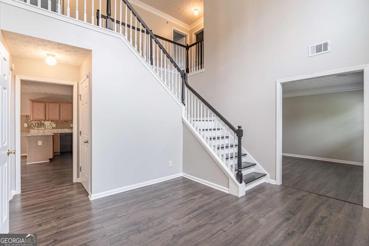 1241 Hogan Ridge CT