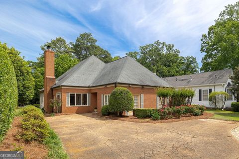 Photo of 570 Rock Springs Road NE, Atlanta, GA 30324 (MLS # 10762954)