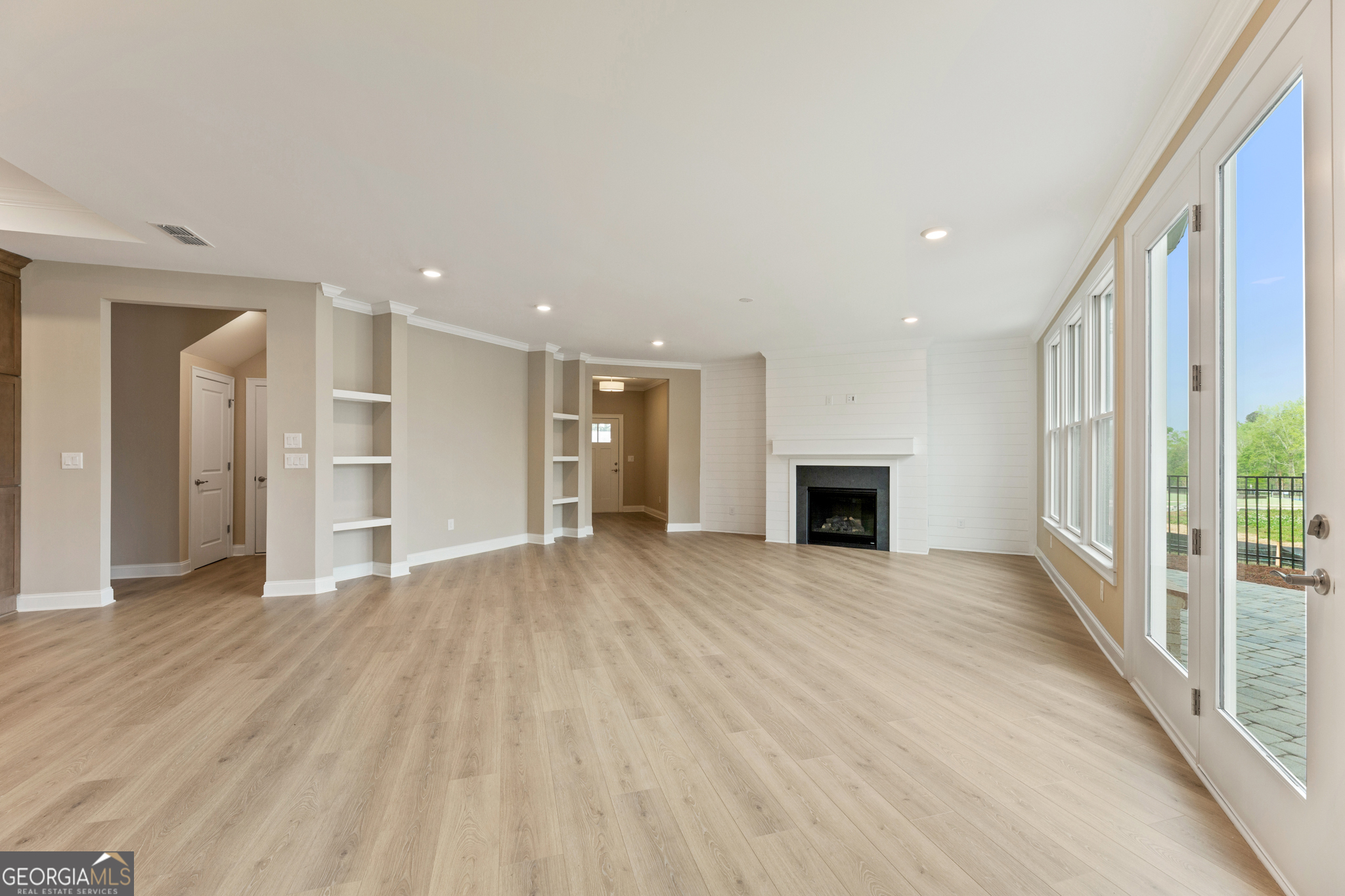 5365 Maggie Mae LN